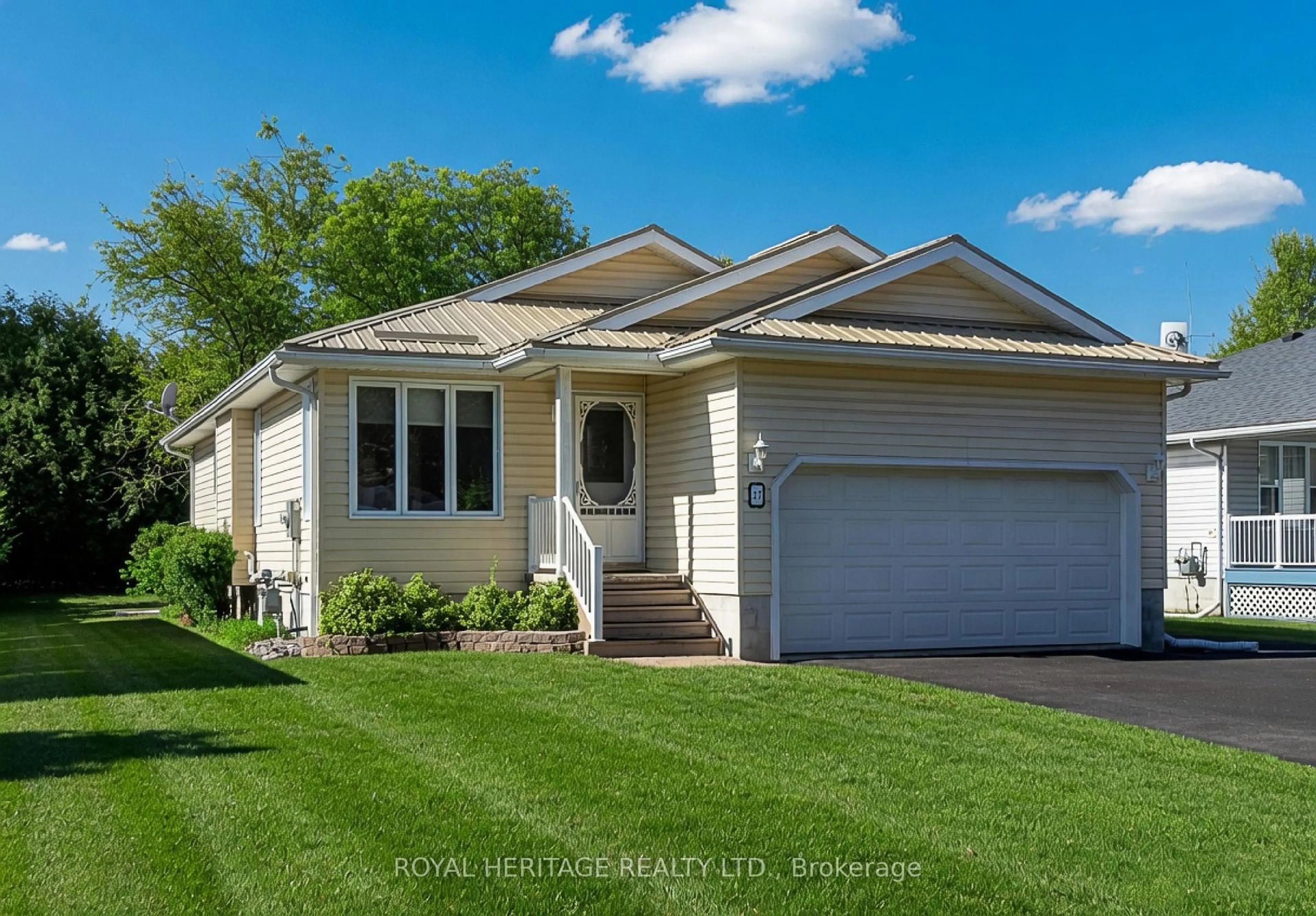 Home with vinyl exterior material, street for 27 South Maloney St, Limoges Ontario K0K 2M0
