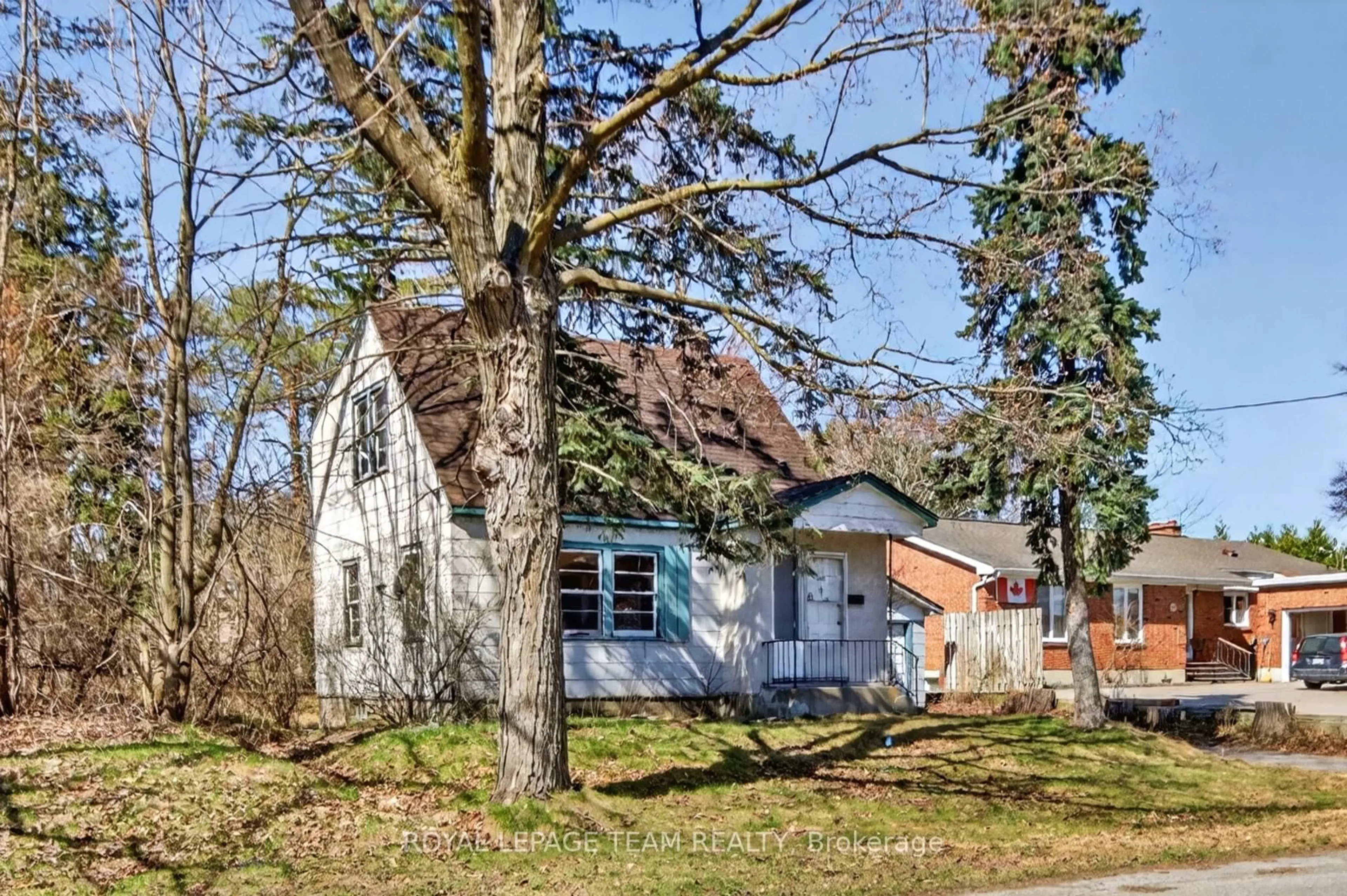 Unknown for 1548 Ortona Ave, Ottawa Ontario K2C 1W3