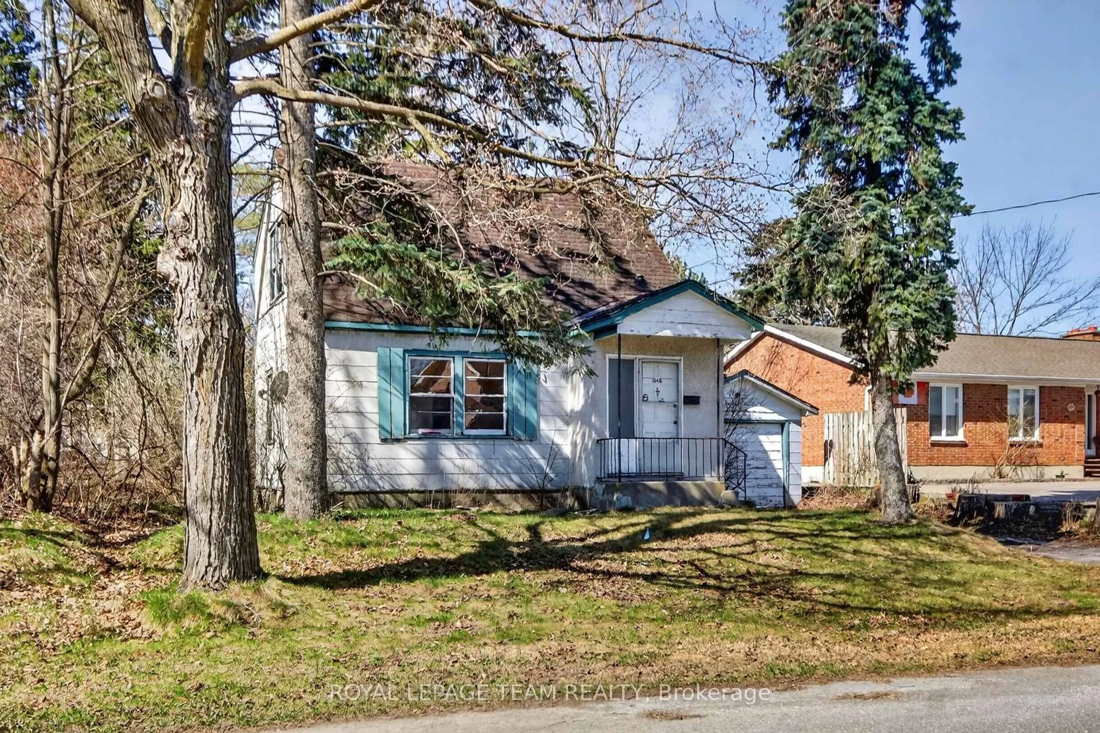 Unknown for 1548 Ortona Ave, Ottawa Ontario K2C 1W3