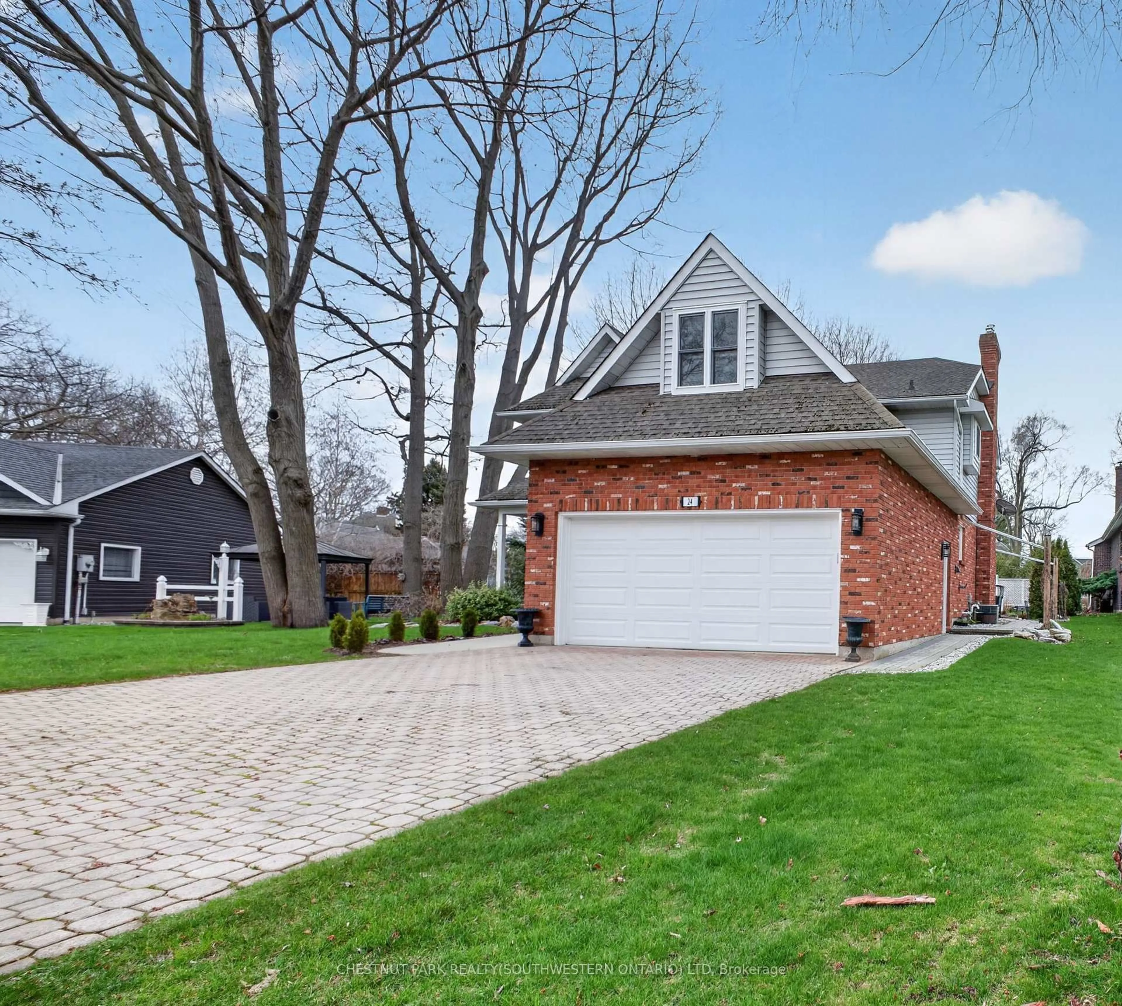 Home with brick exterior material, street for 24 Lakeside Pl, Port Colborne Ontario L3K 6B1