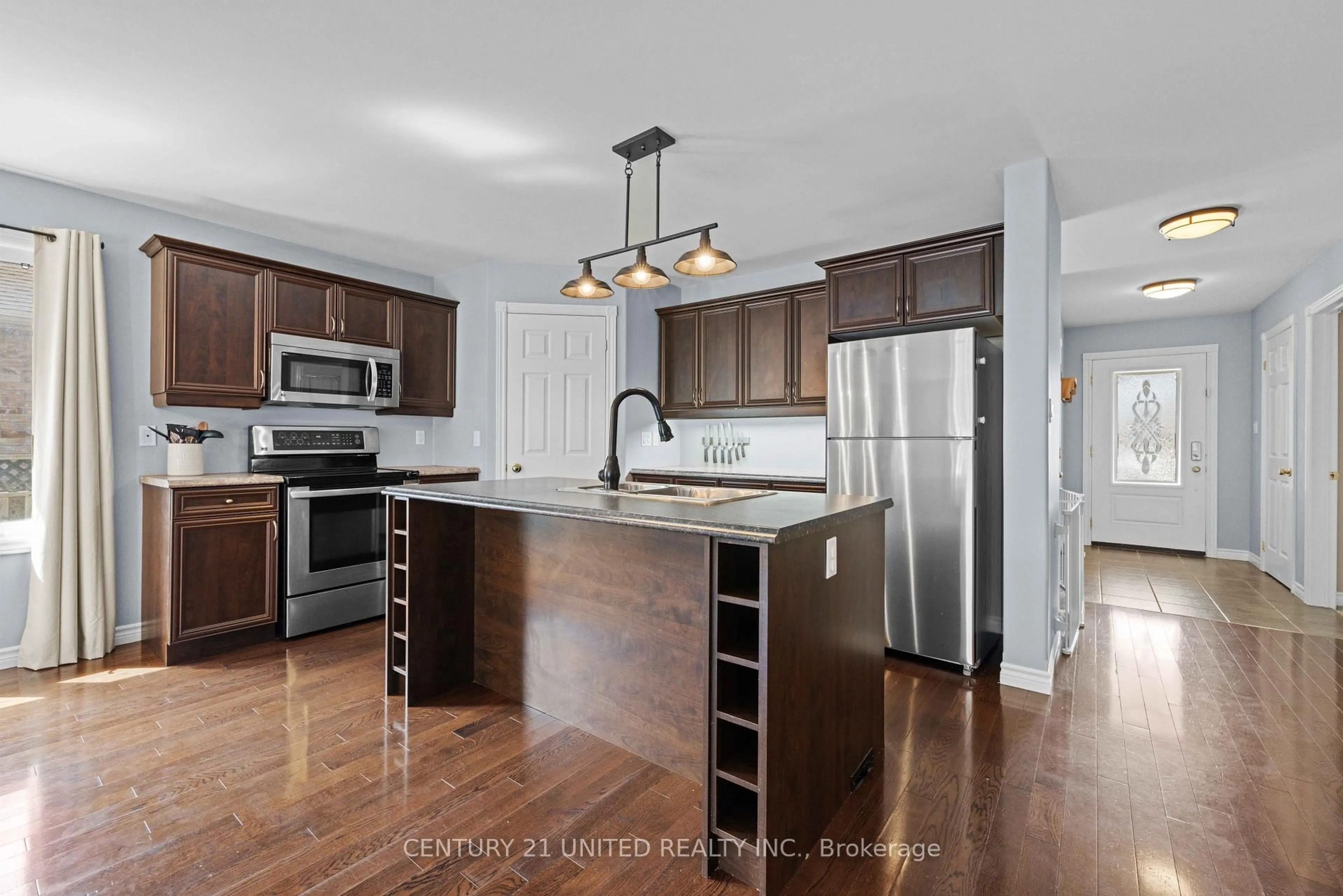 Open concept kitchen, unknown for 385 Bianco Cres, Peterborough Ontario K9K 0A5