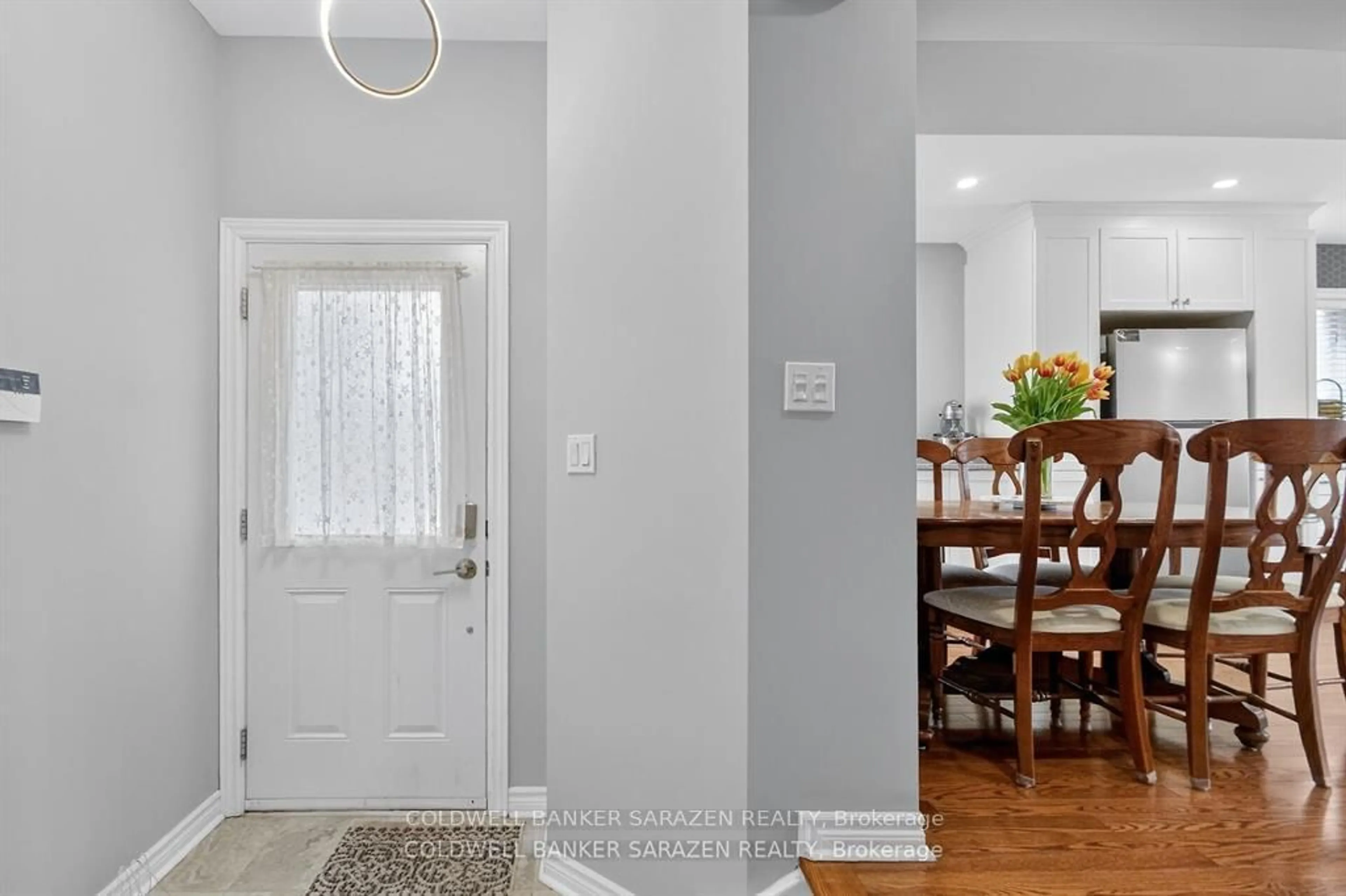 Indoor entryway for 43 Daventry Cres, Ottawa Ontario K2J 4N6