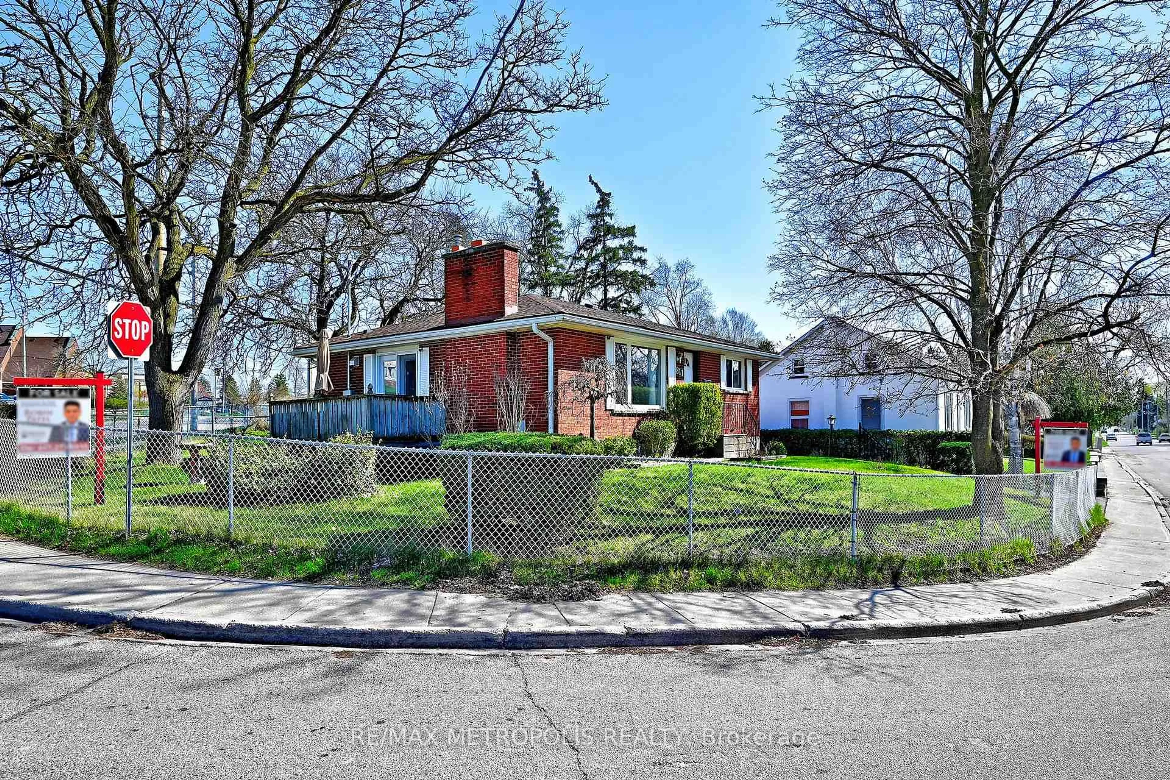 Unknown for 811 Dolph St, Cambridge Ontario N3H 2B6