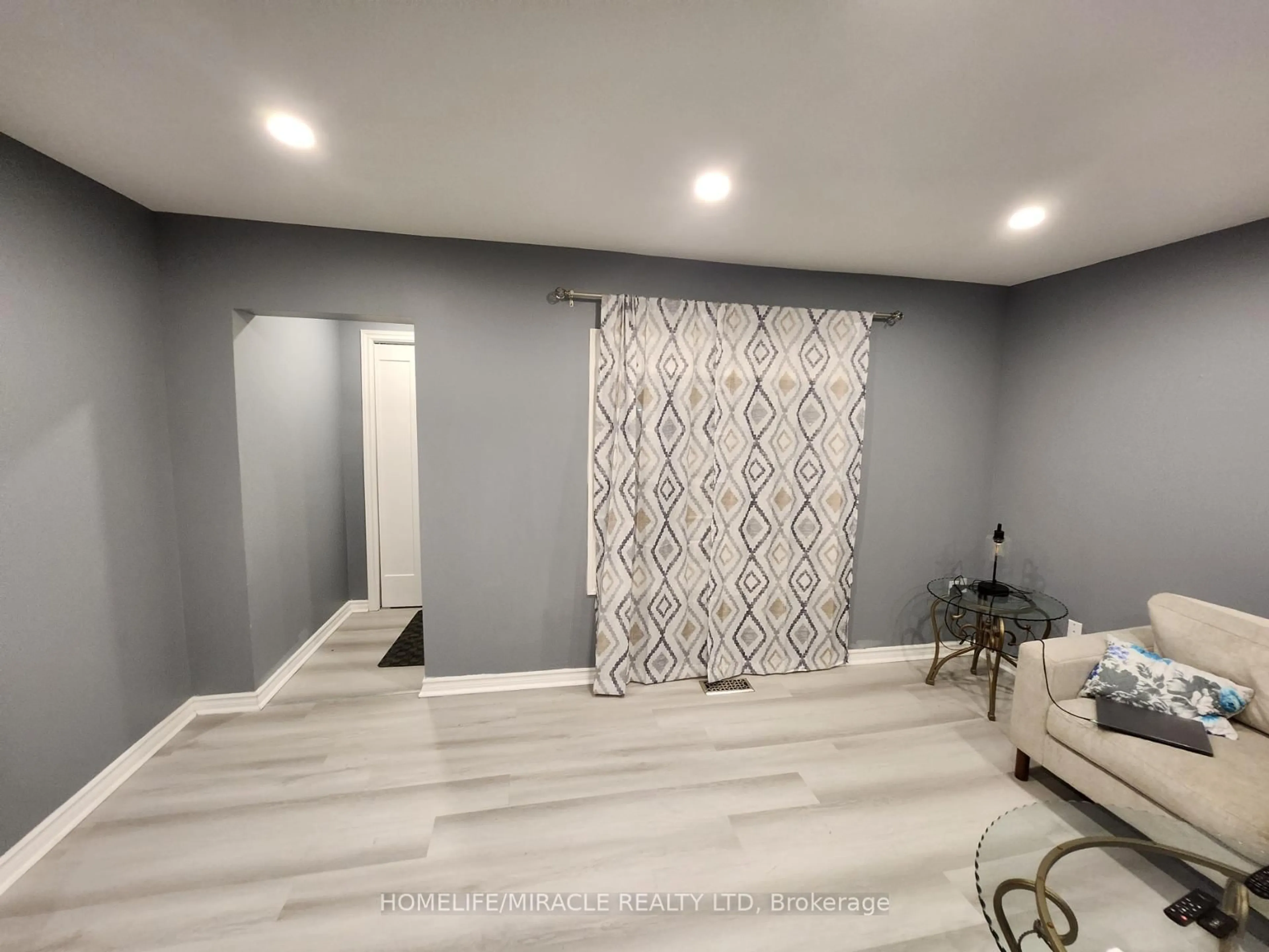 A pic of a room for 141 Park Ave #143, Chatham-Kent Ontario N7M 3V7