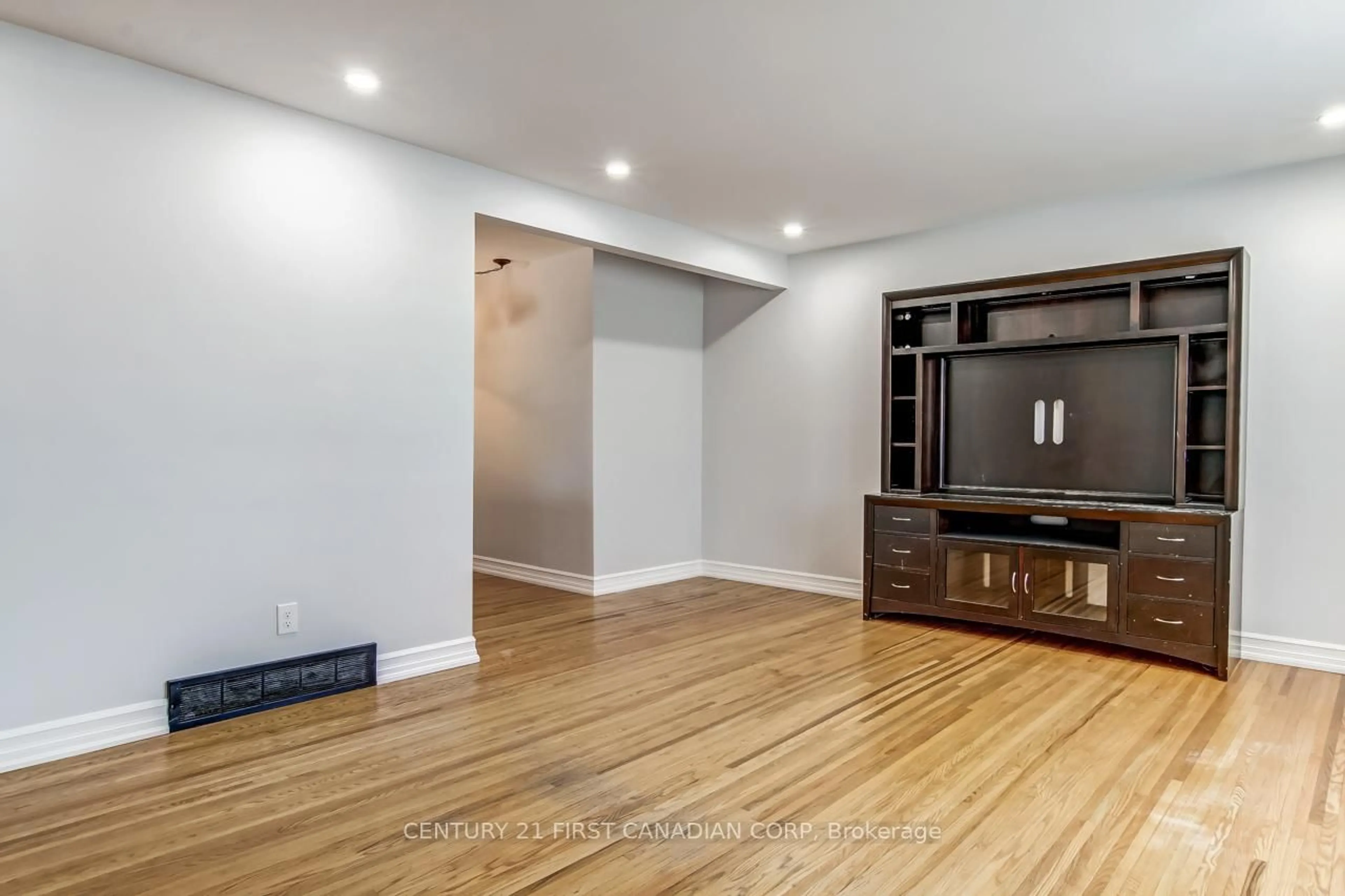 A pic of a room for 9 McLachlin Pl, St. Thomas Ontario N5P 2G2