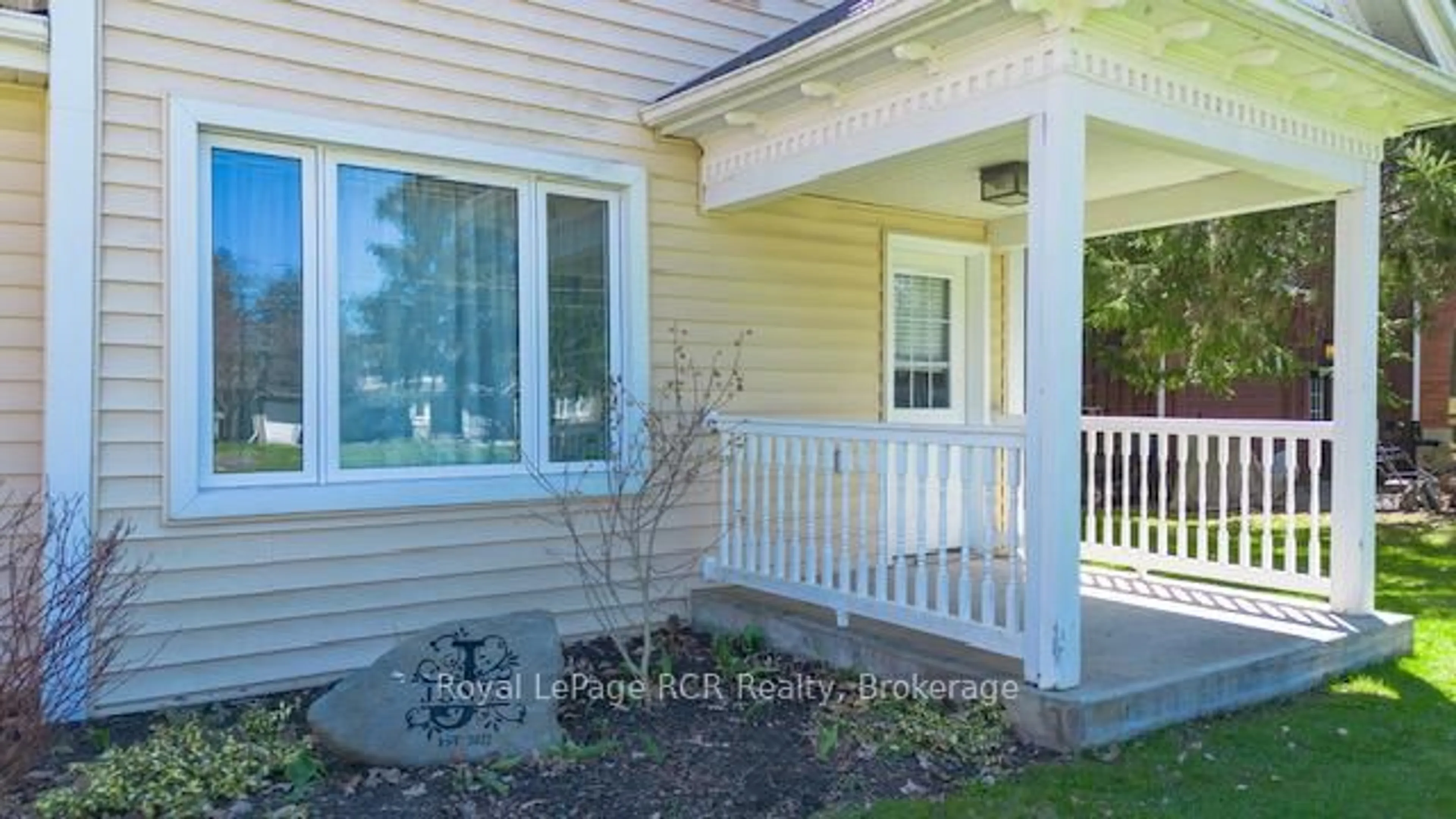Home with vinyl exterior material, street for 335 Ross St, Huron-Kinloss Ontario N0G 2H0