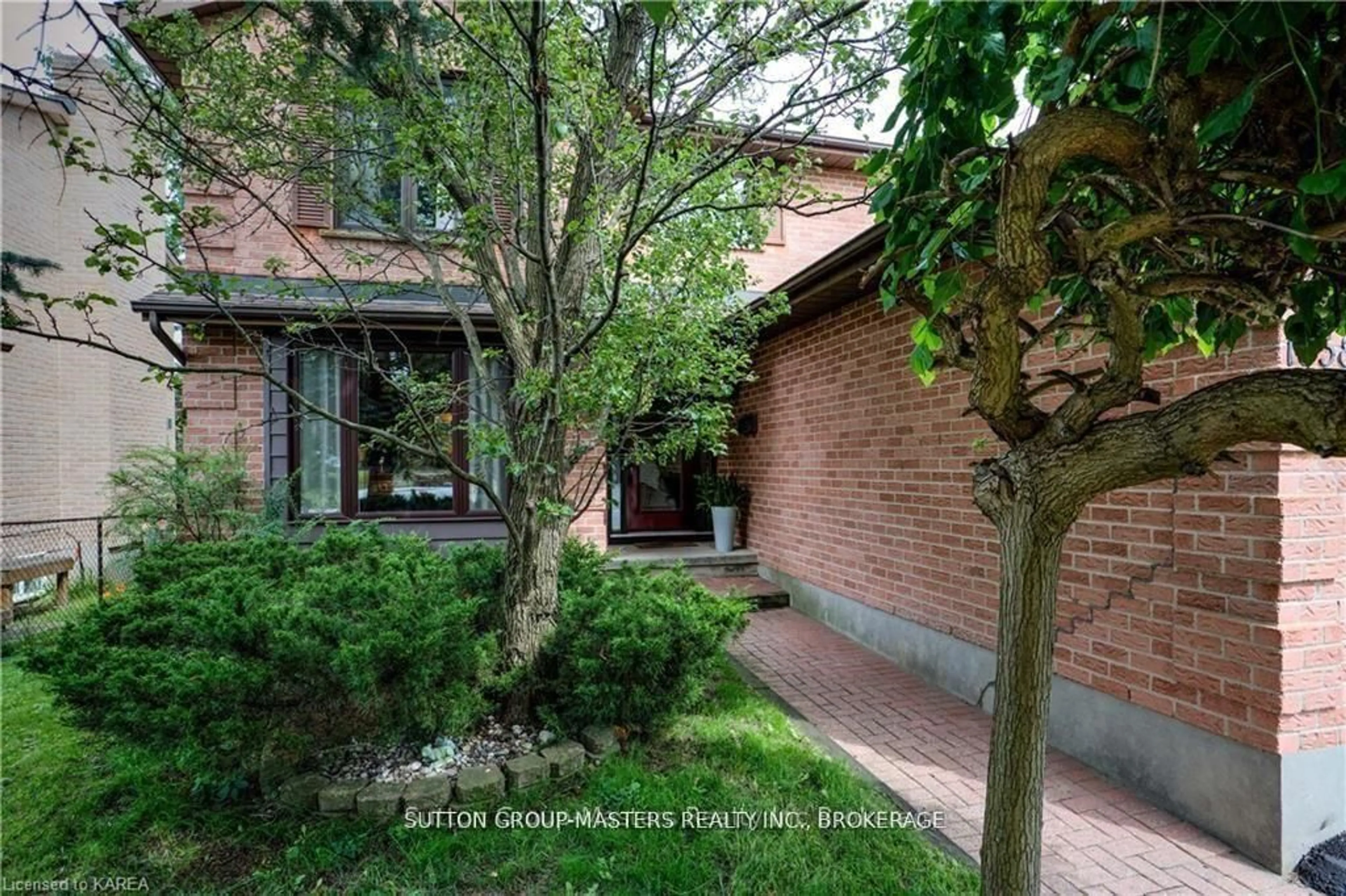 Home with brick exterior material, street for 1058 PEMBRIDGE Cres, Kingston Ontario K7P 1P3