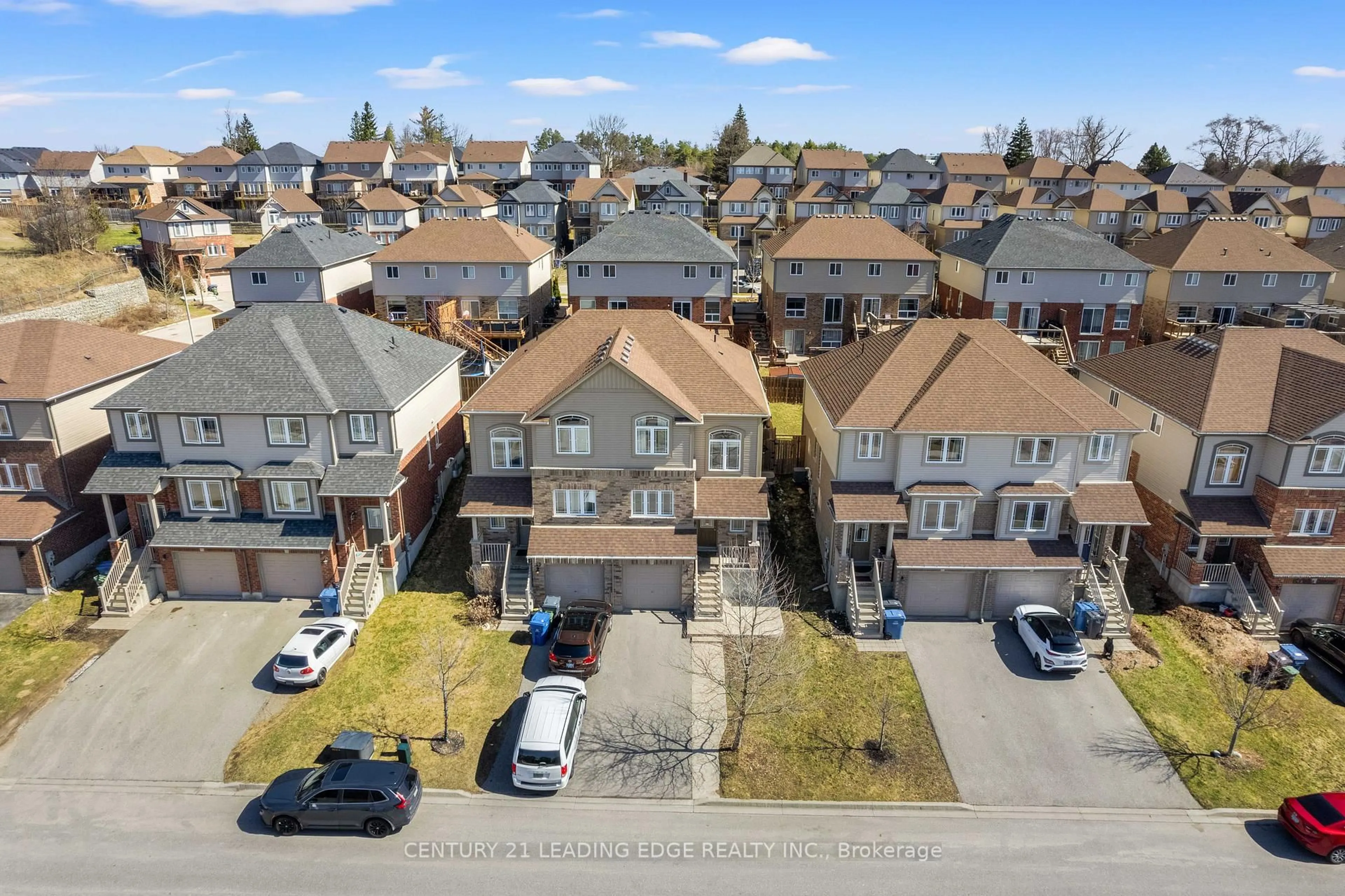 A pic from outside/outdoor area/front of a property/back of a property/a pic from drone, street for 47 OAKES Cres, Guelph Ontario N1E 0J6