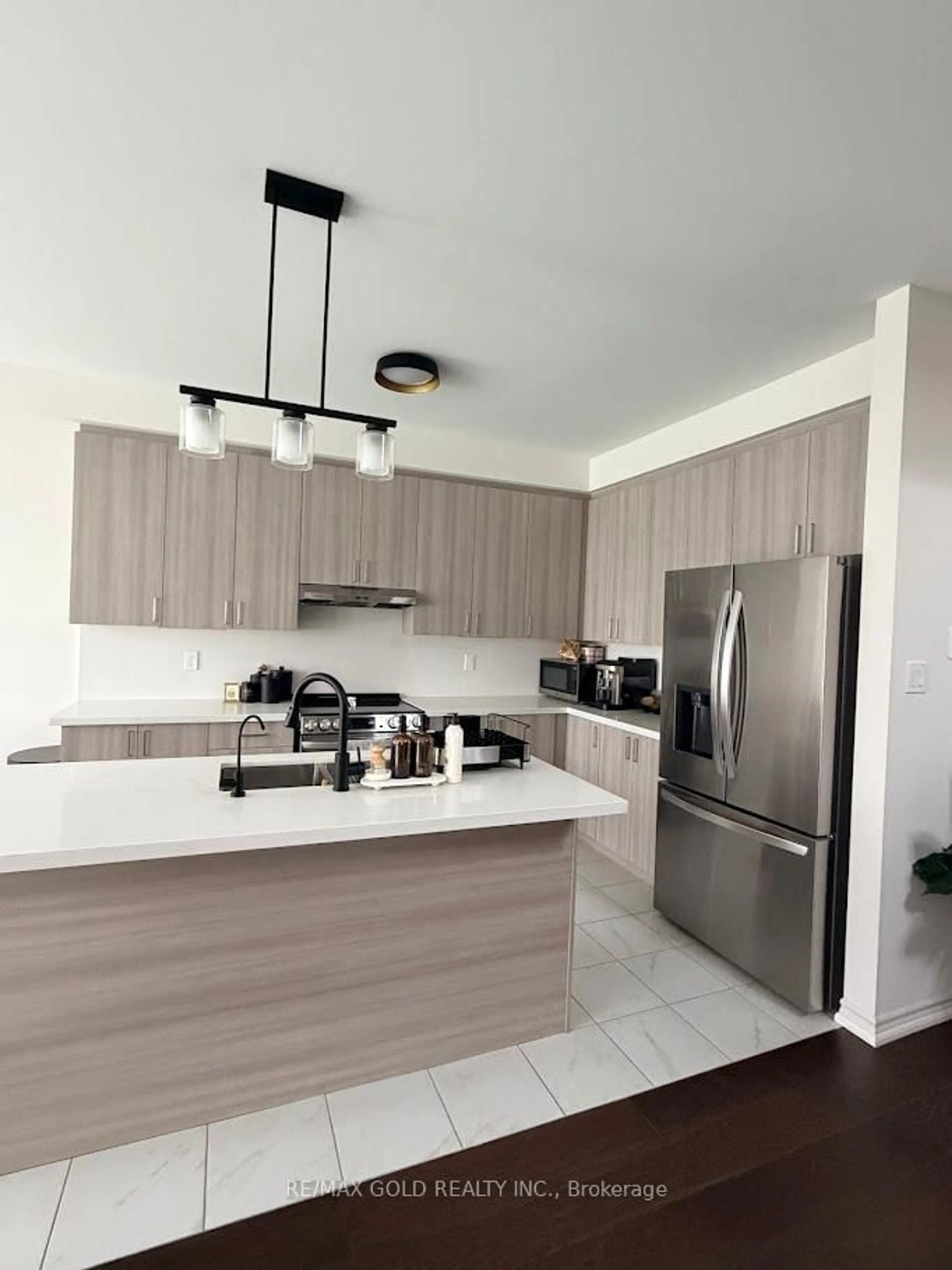 Open concept kitchen, unknown for 49 Gauley Dr, Centre Wellington Ontario N1M 0K4