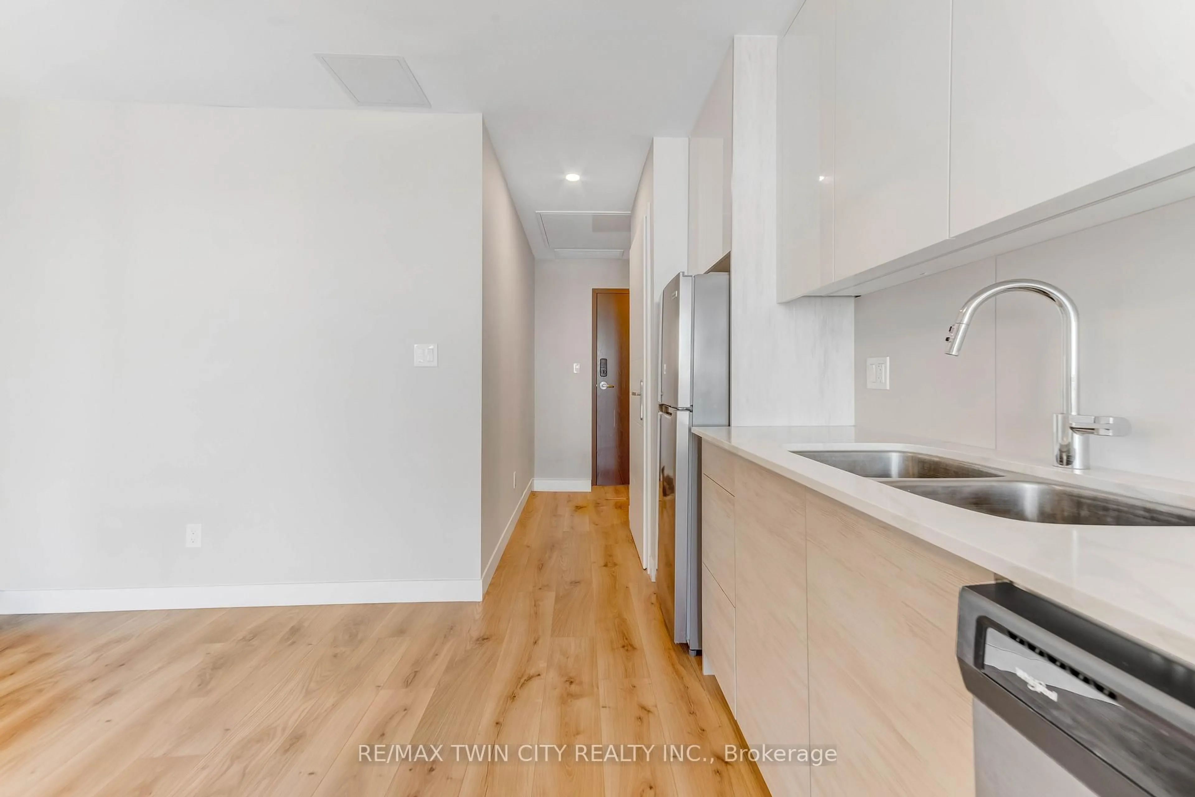 Standard kitchen, wood/laminate floor for 60 Frederick St #3005, Kitchener Ontario N2H 0C7