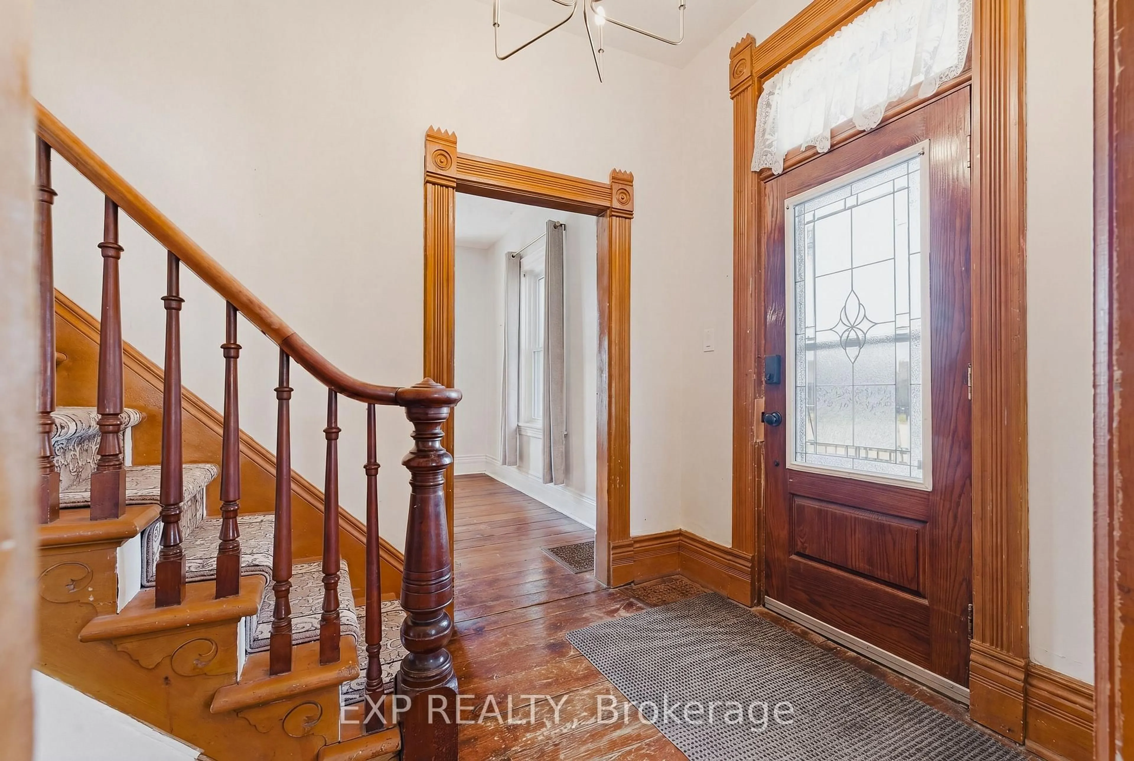 Indoor entryway for 17 Allan St, Minto Ontario N0G 1M0