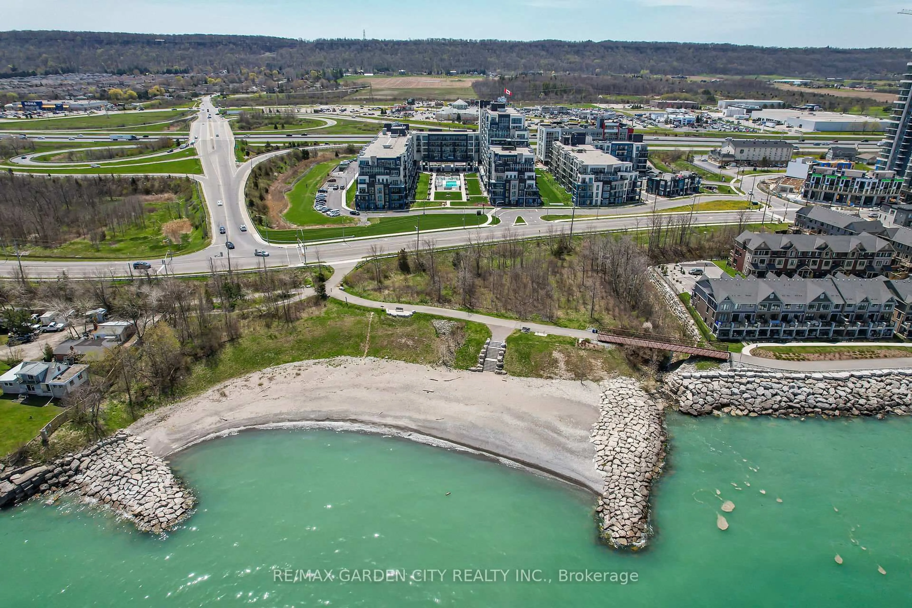 A pic from outside/outdoor area/front of a property/back of a property/a pic from drone, water/lake/river/ocean view for 16 Concord Pl #431, Grimsby Ontario L3M 0J1