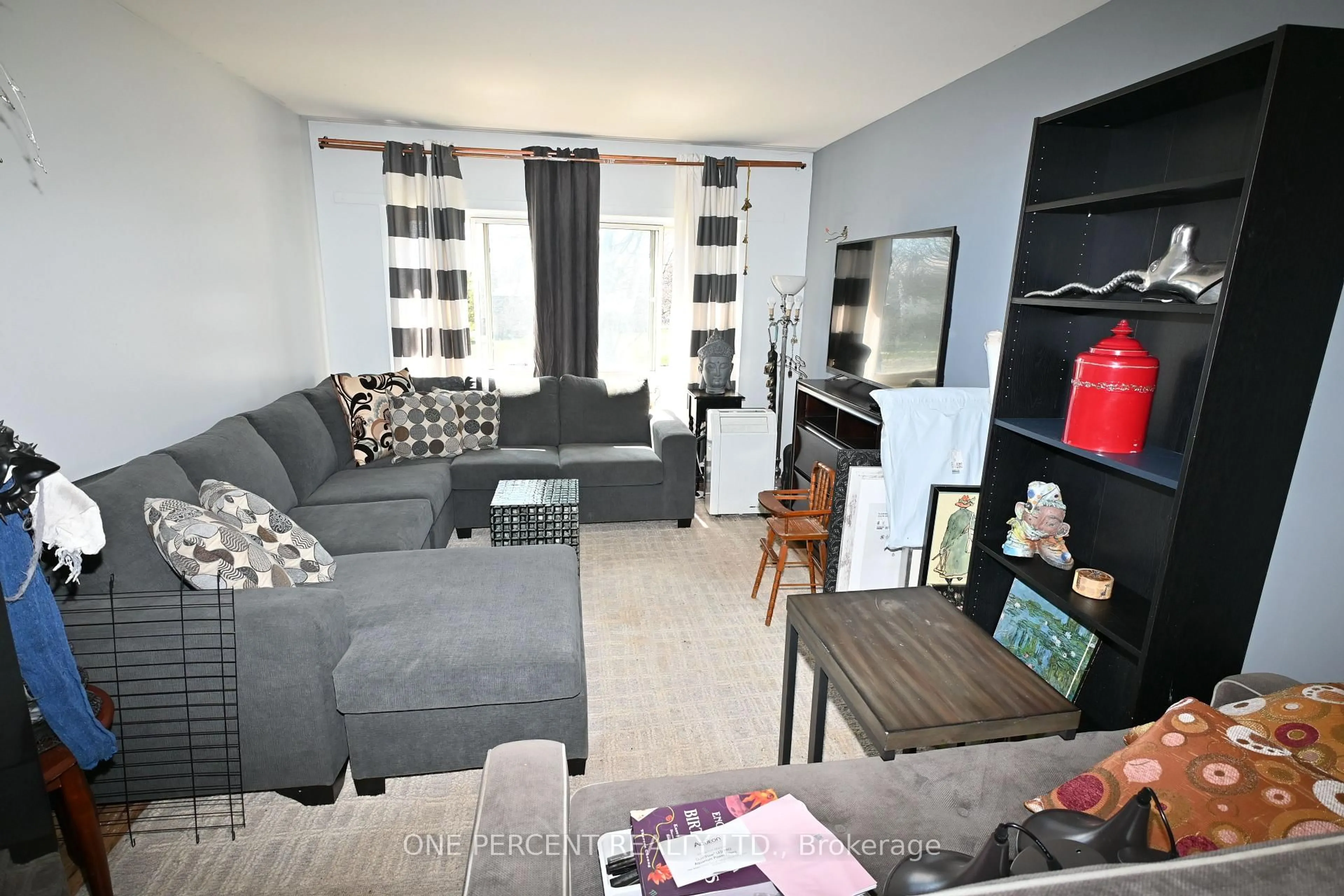 Living room with furniture, unknown for 815 Kyle Crt #105, Brockville Ontario K6V 6J7