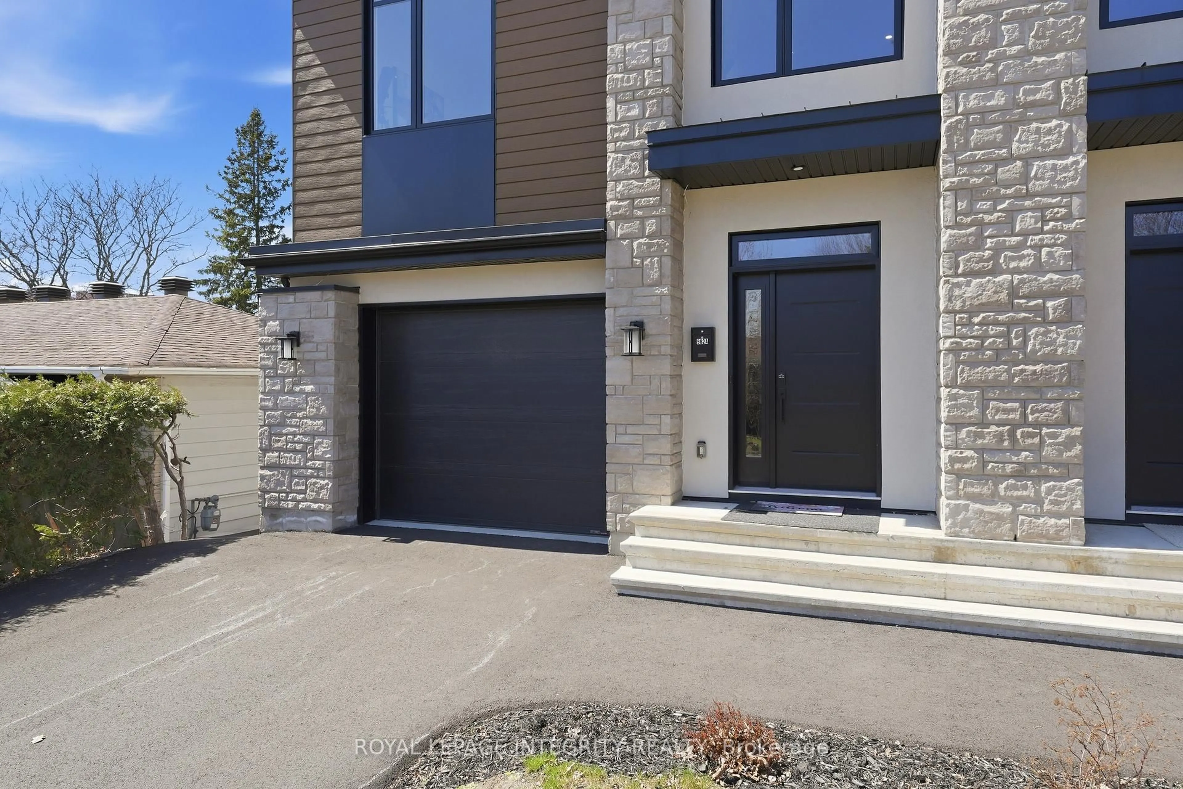 Unknown for 984 Watson St, Ottawa Ontario K2B 6C2