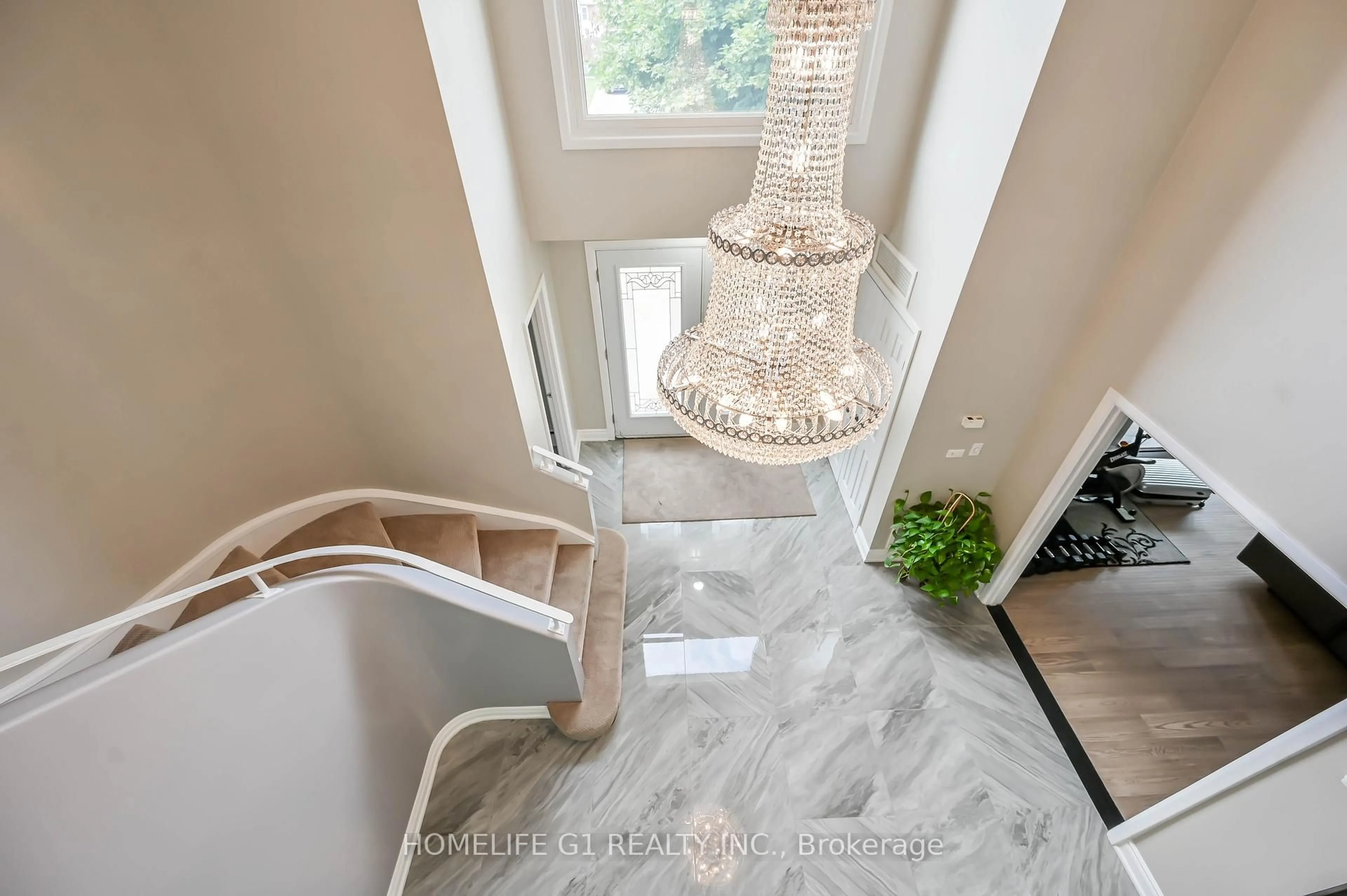 Stairs for 10 Douglas Pl, Hamilton Ontario L8G 1M6