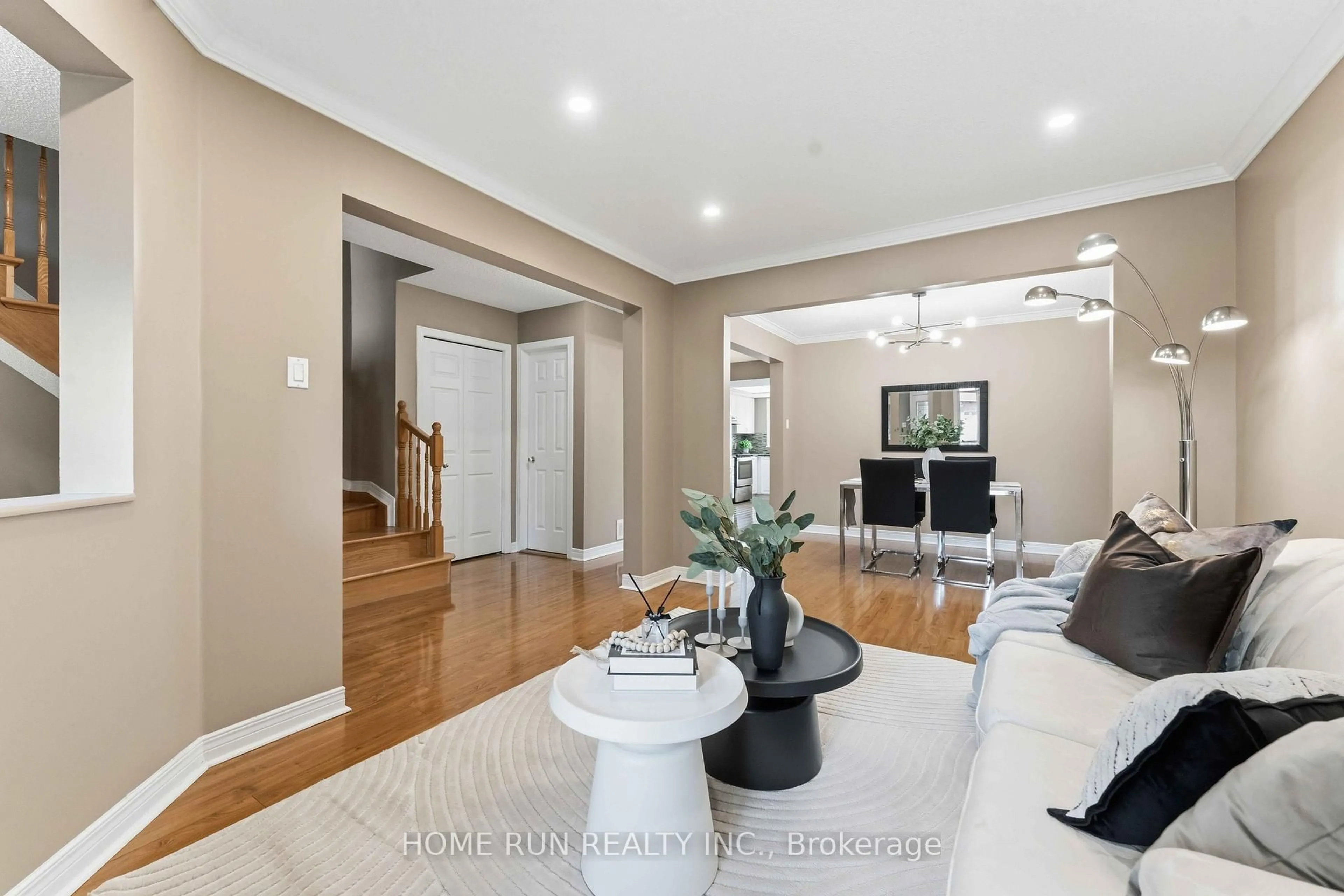 Unknown for 82 Westpointe Cres, Ottawa Ontario K2G 5Y8