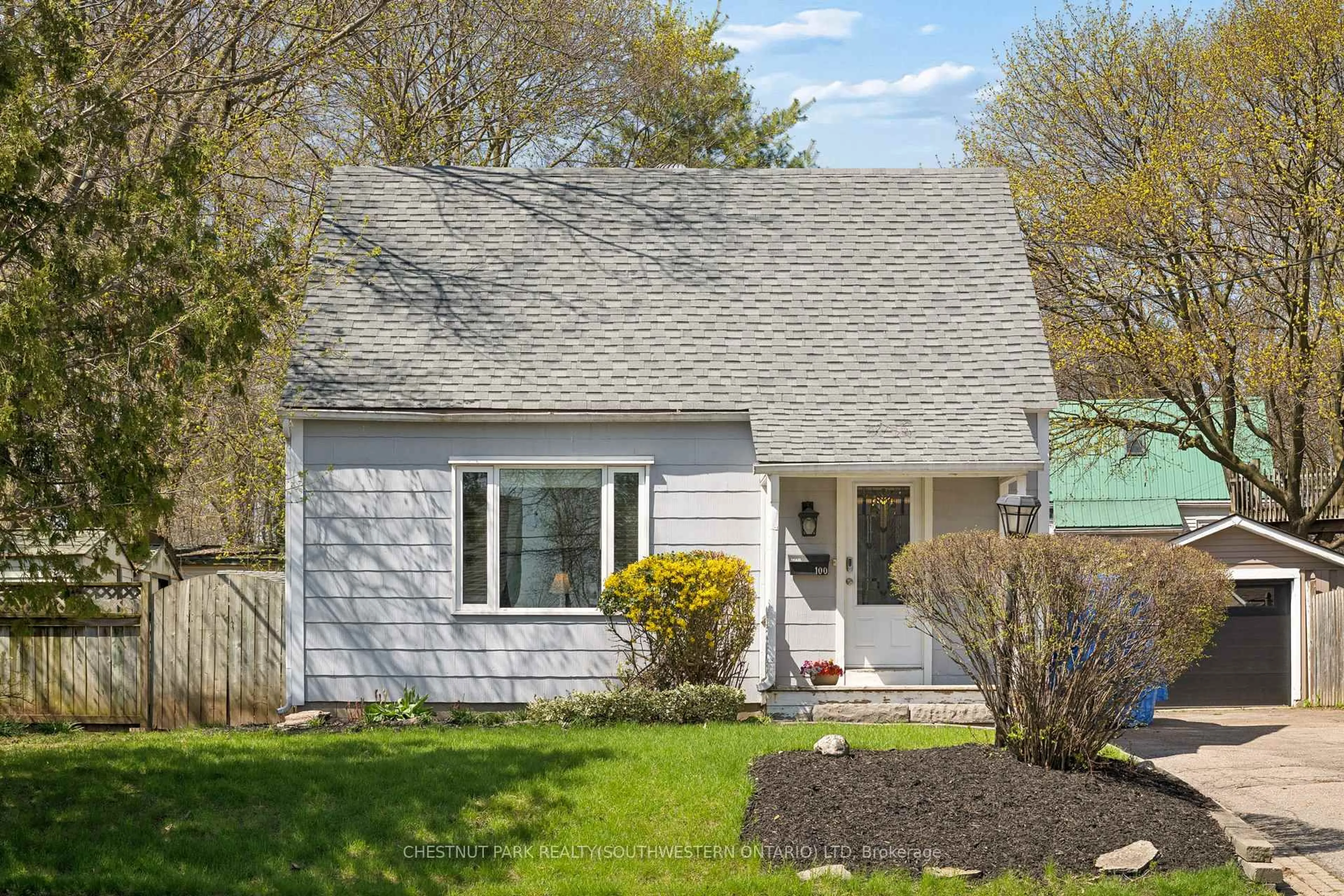 Home with vinyl exterior material, street for 100 Memorial Cres, Guelph Ontario N1H 6B9