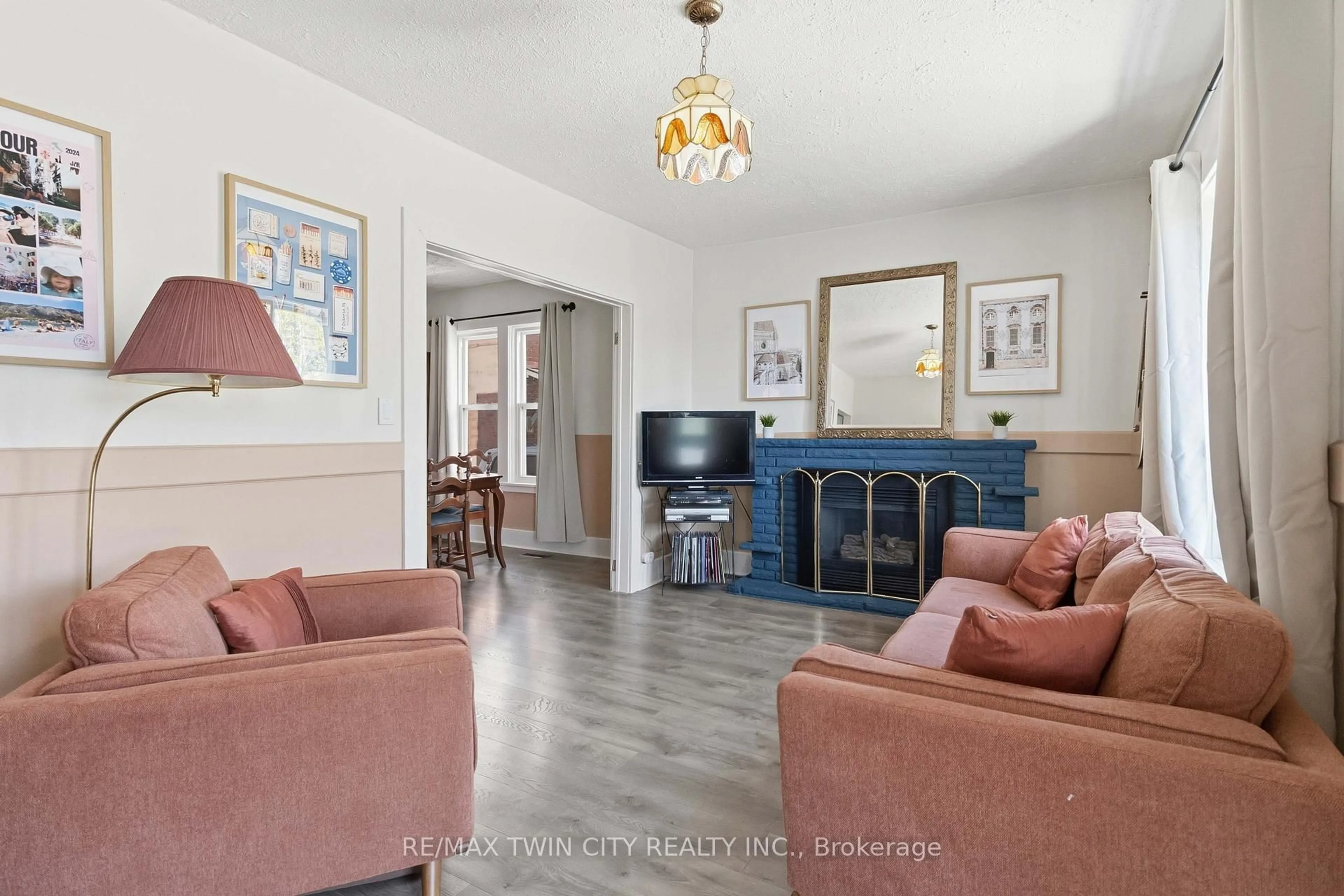 Living room with furniture, unknown for 7 Ontario St, Brantford Ontario N3S 2B7