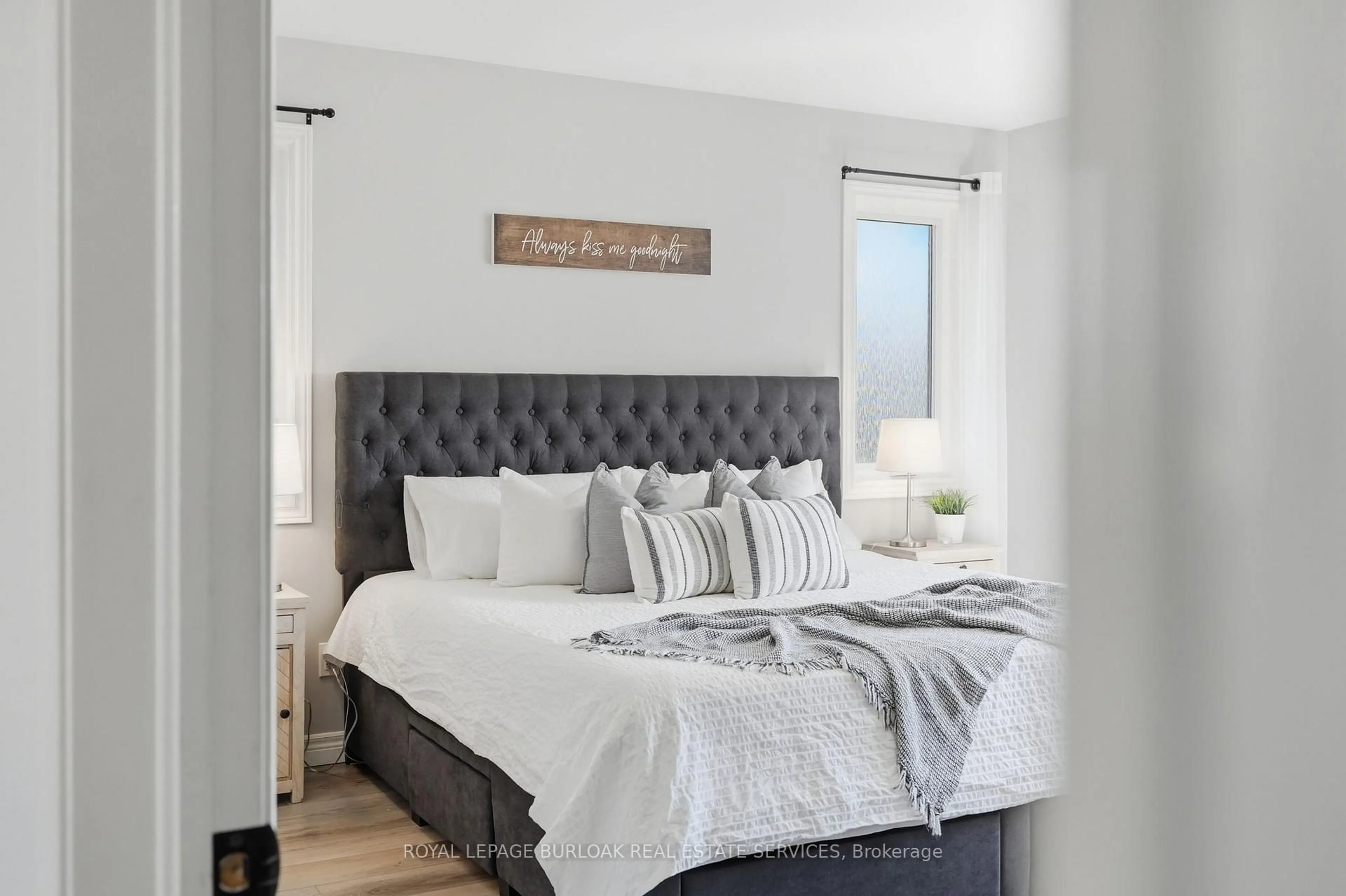 Bedroom with bed, unknown for 401 Lighthouse Dr, Haldimand Ontario N1A 2W6