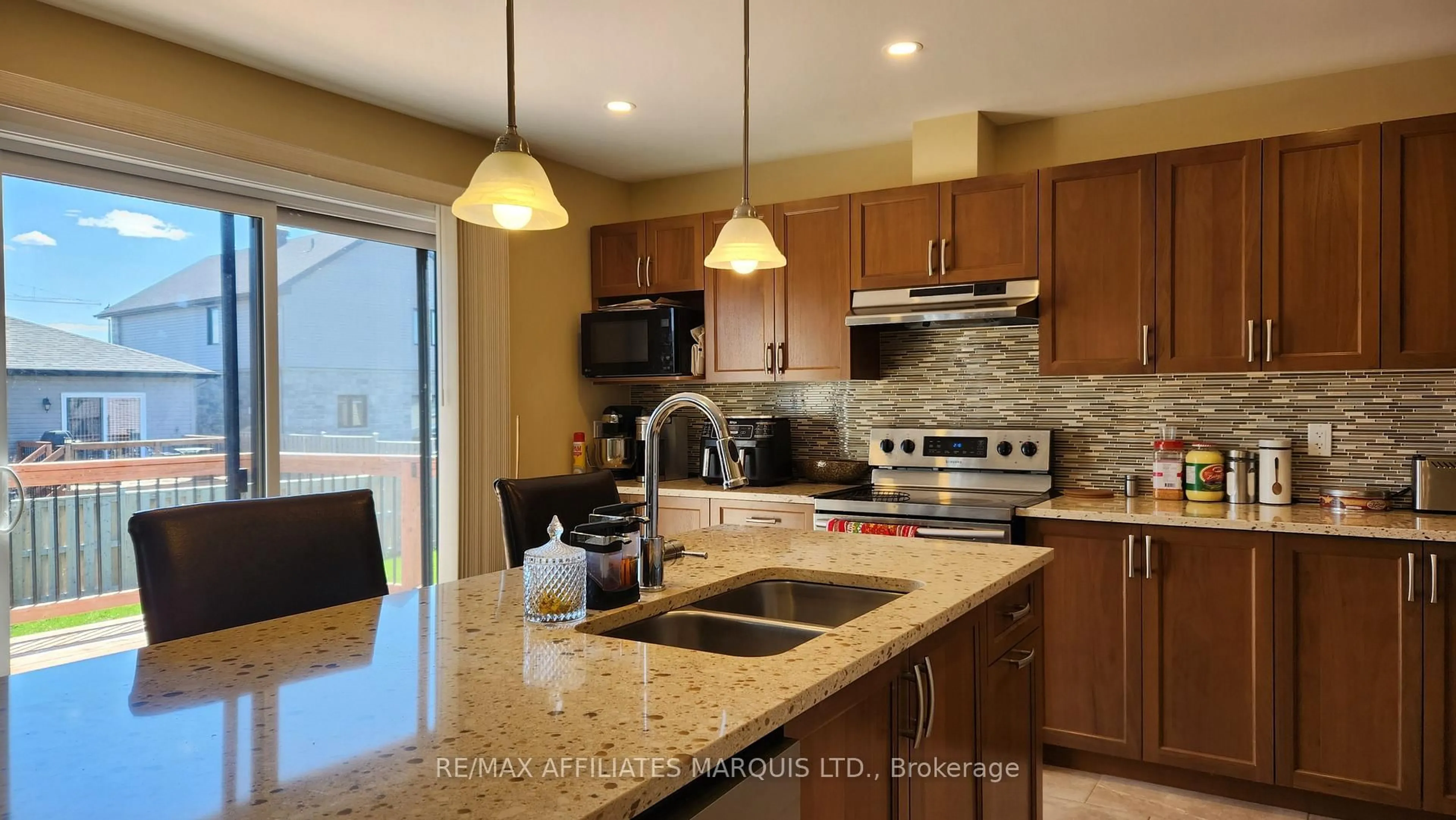Open concept kitchen, ceramic/tile floor for 369 Belfort Cres, Cornwall Ontario K6H 0H4