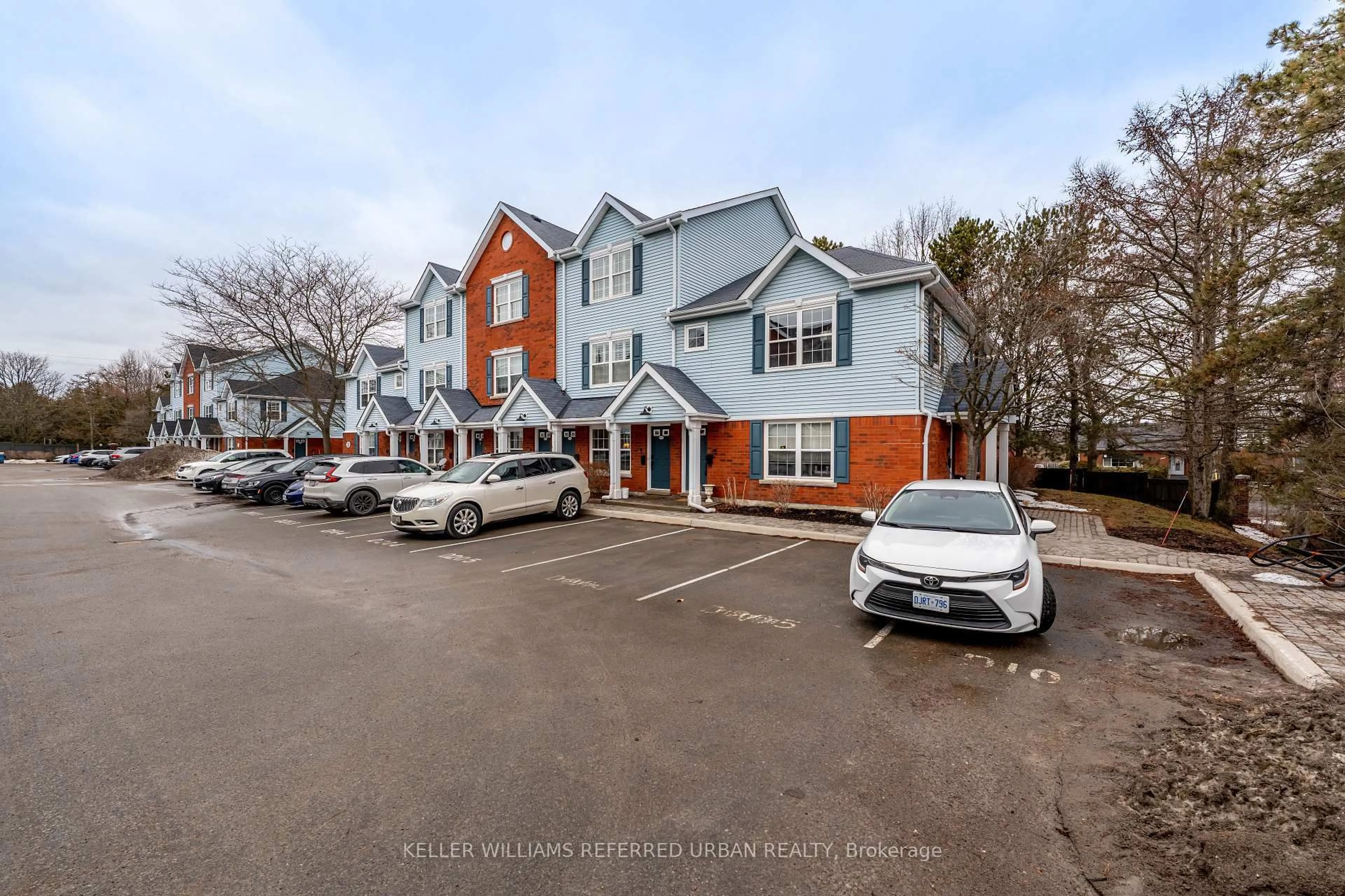 A pic from outside/outdoor area/front of a property/back of a property/a pic from drone, unknown for 182 D'Arcy St #205D, Cobourg Ontario K9A 5J1