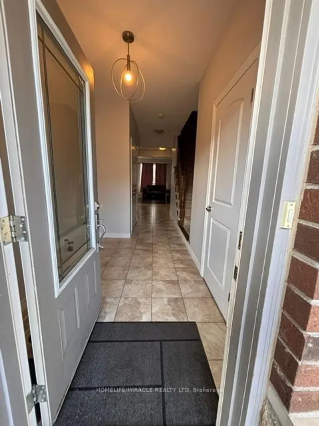 380 lake St #22, Grimsby 3