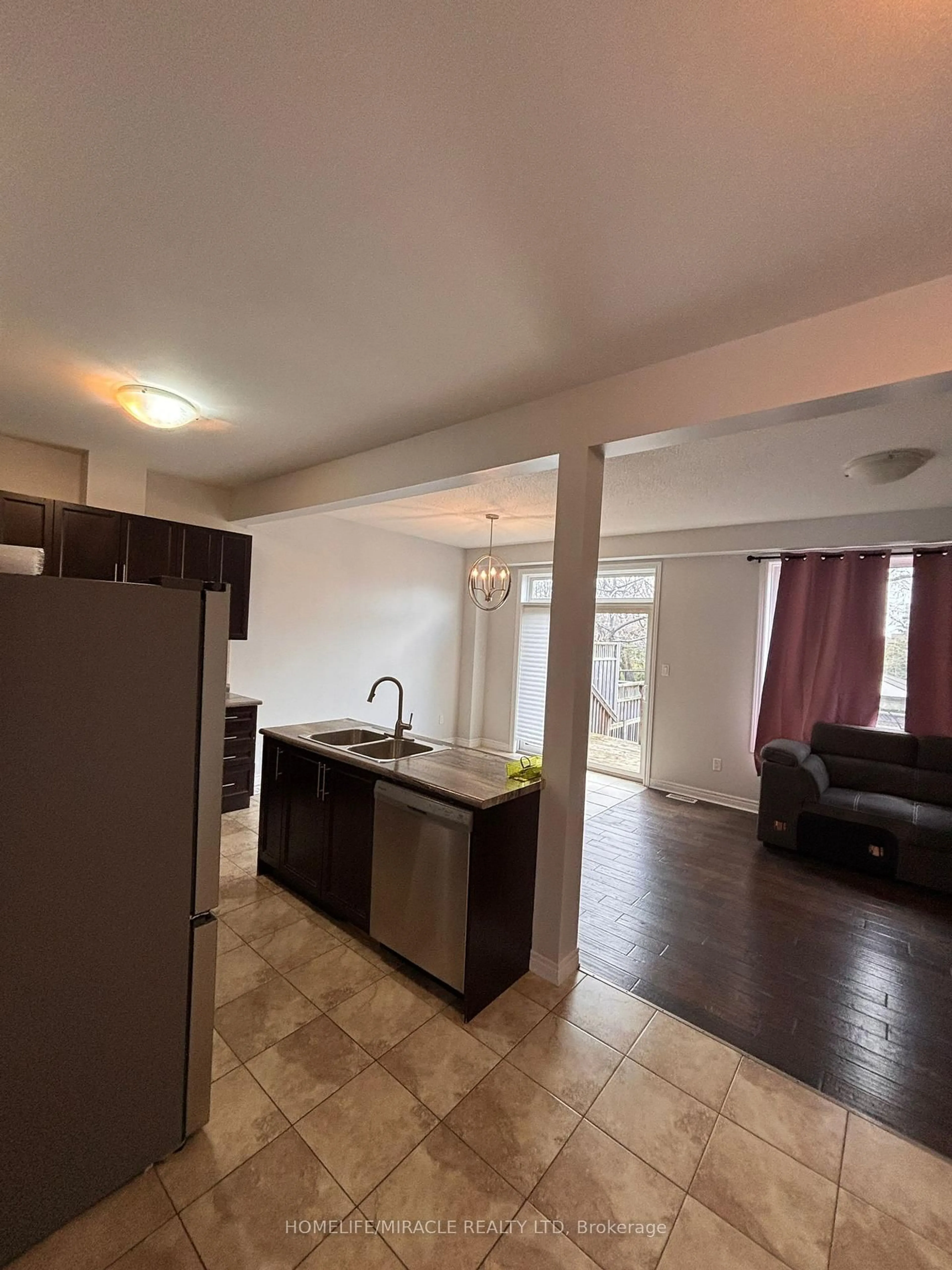 Unknown for 380 lake St #22, Grimsby Ontario L3M 0E8