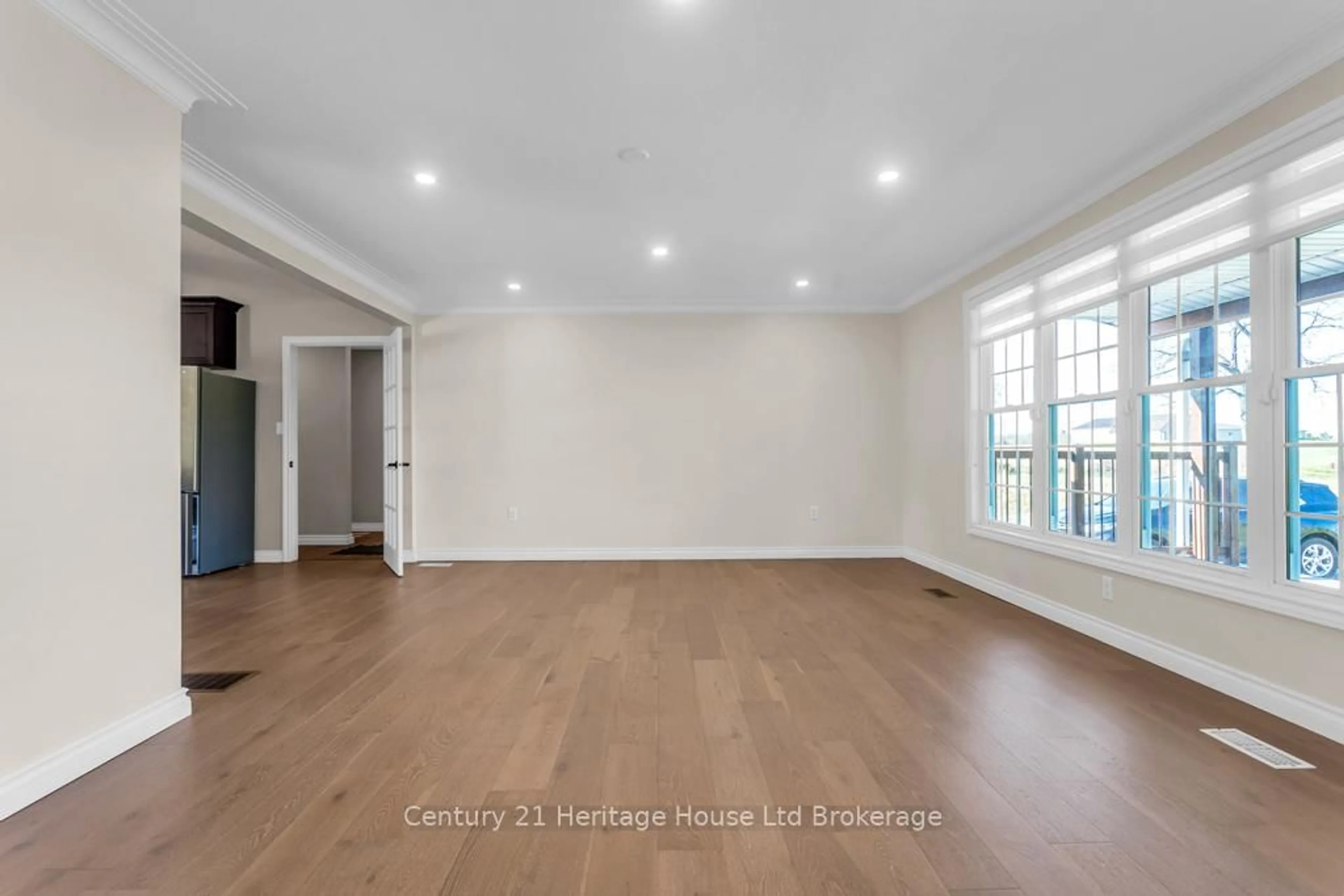 Unknown for 25 Baker St, Norfolk Ontario N0E 2A0