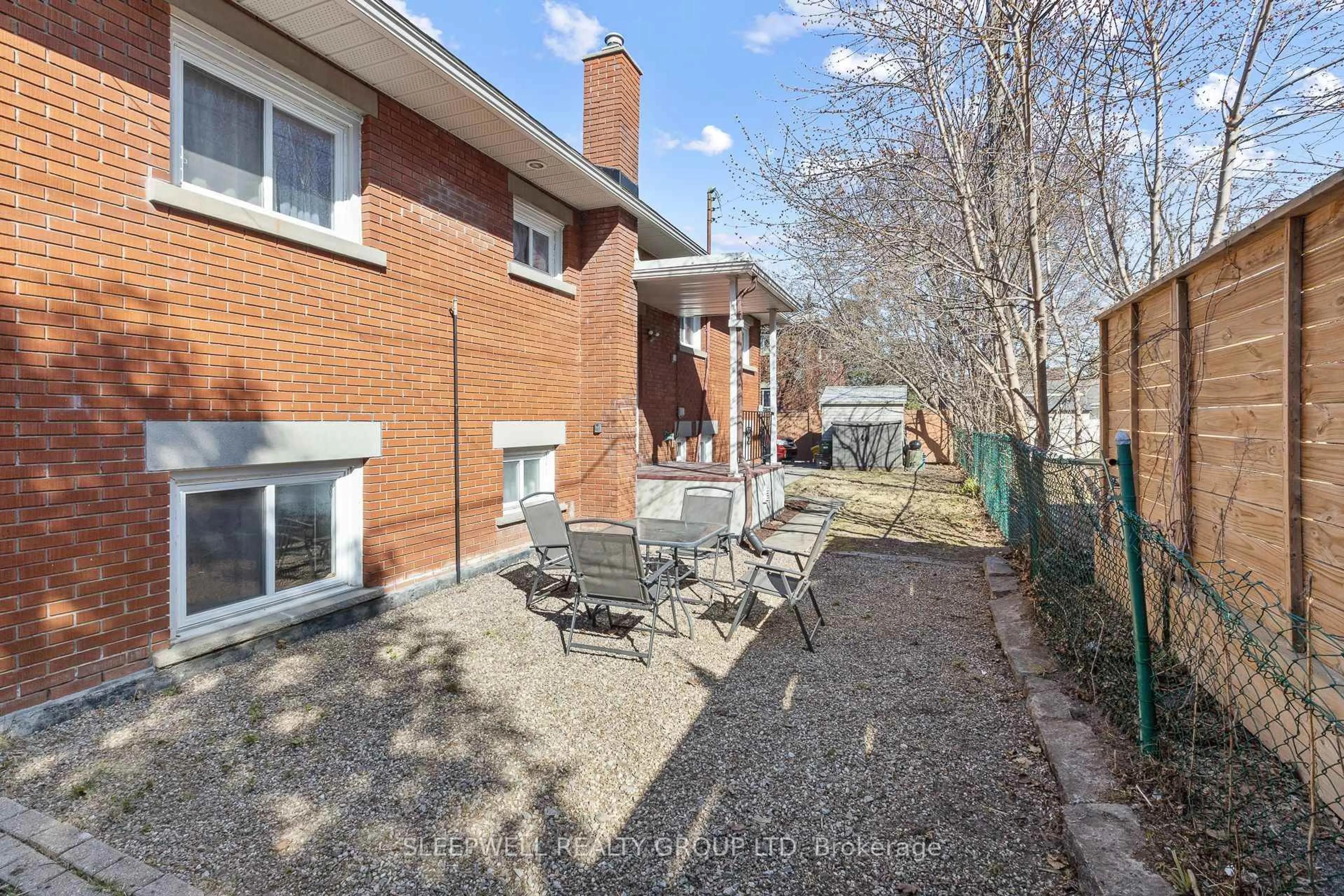 Unknown for 473 Vernon Ave, Ottawa Ontario K1K 1A8