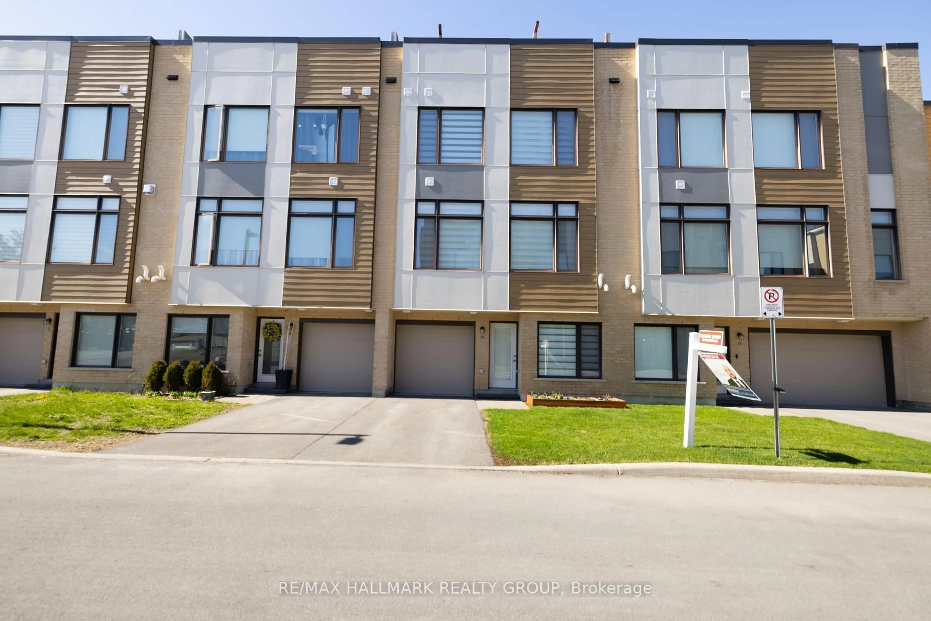 Unknown for 55 Cherry Blossom Private Private, Ottawa Ontario K2H 0C4