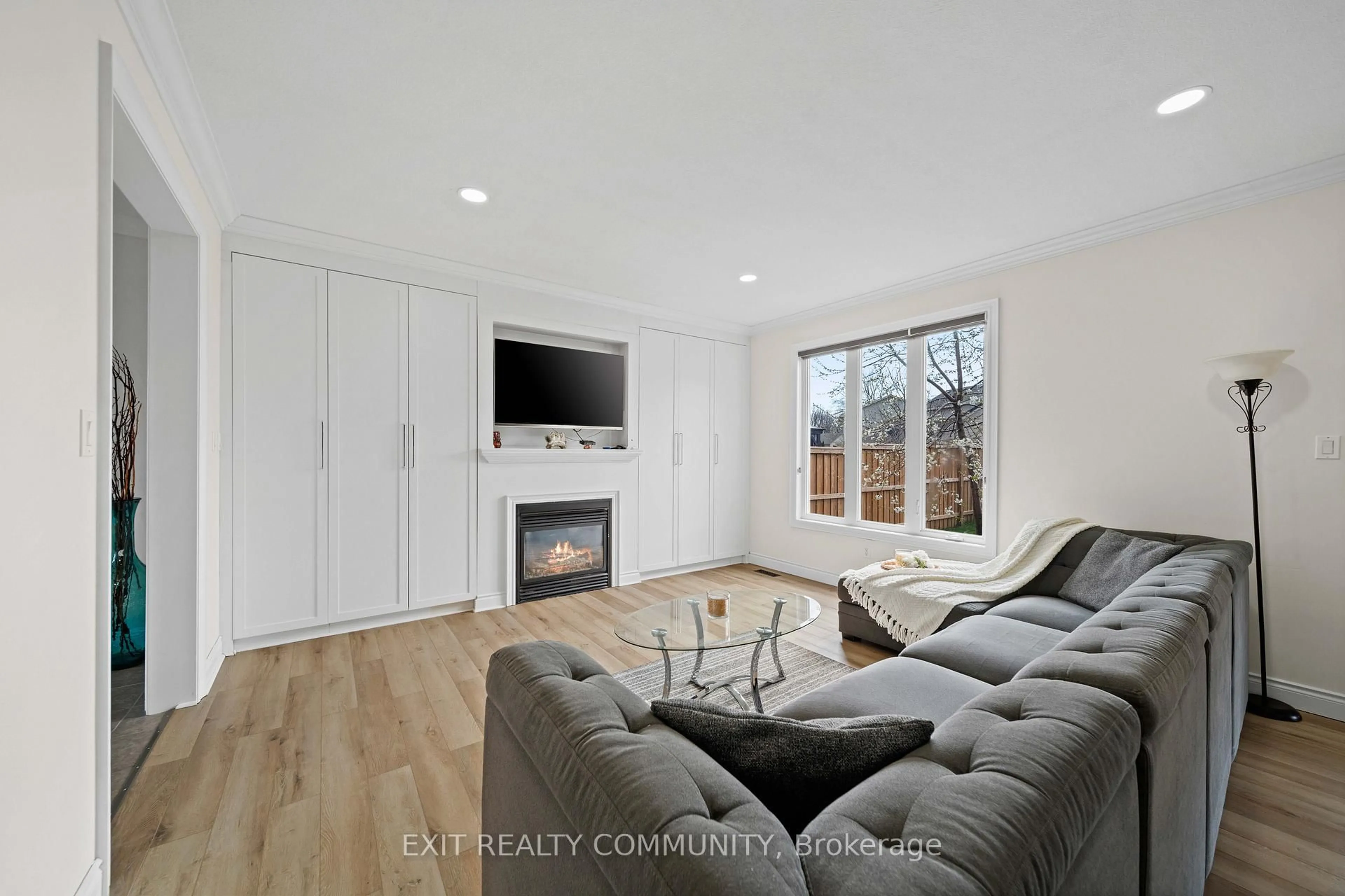 Unknown for 1803 Jubilee Dr, London North Ontario N6G 0H5