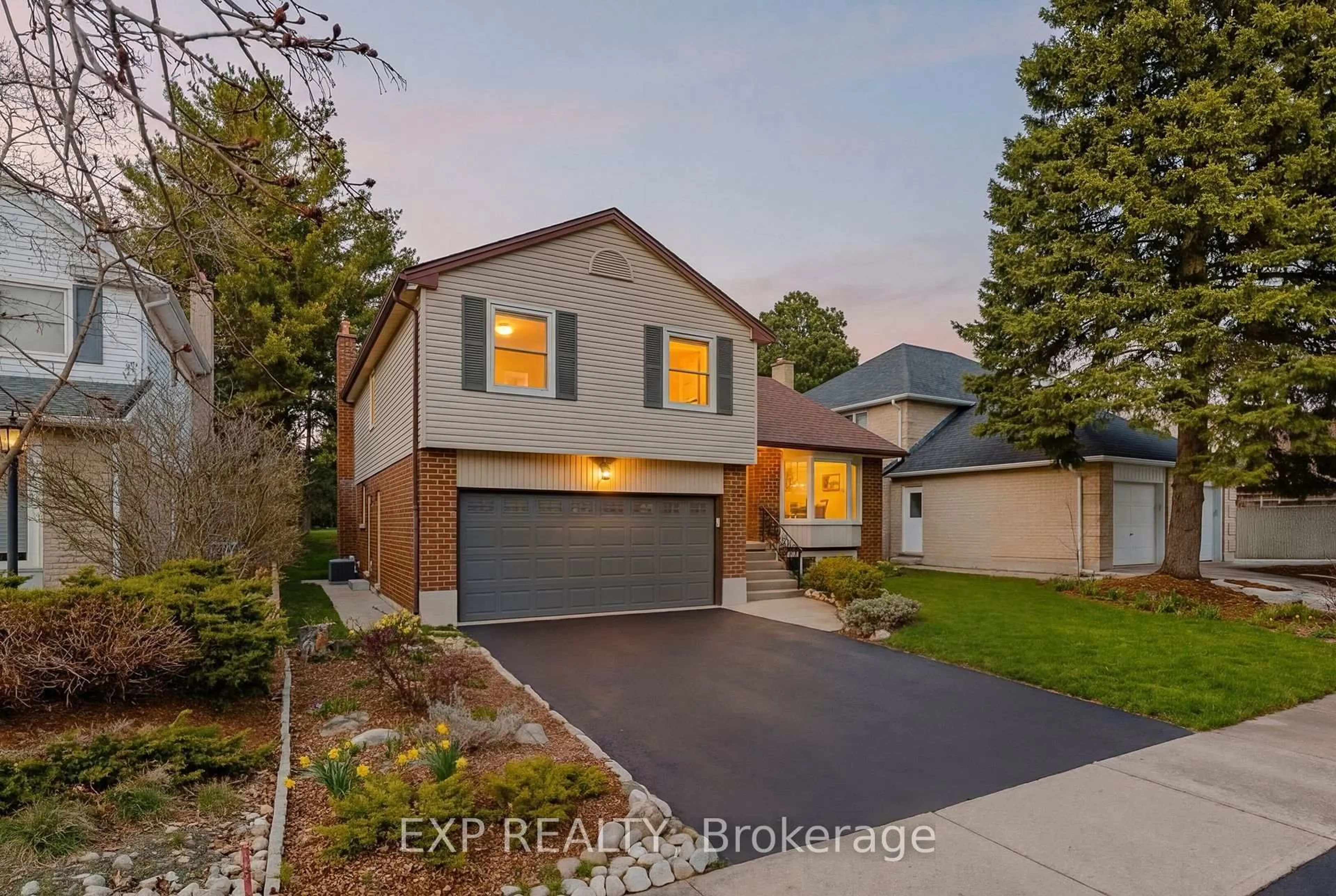 Unknown for 312 Faraday Crt, Waterloo Ontario N2L 6A6