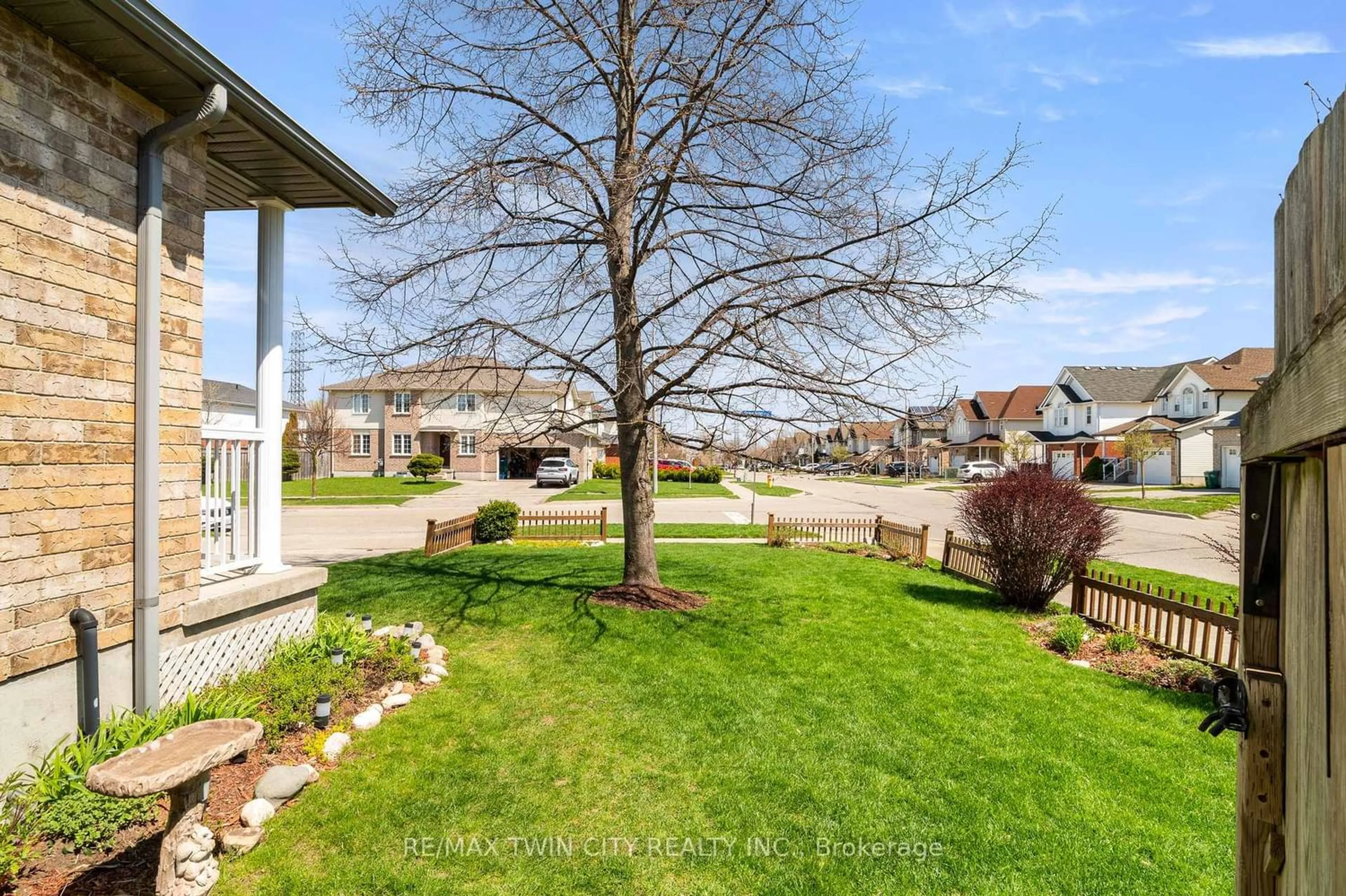 Unknown for 92 Snowdrop Cres, Kitchener Ontario N2E 4G6
