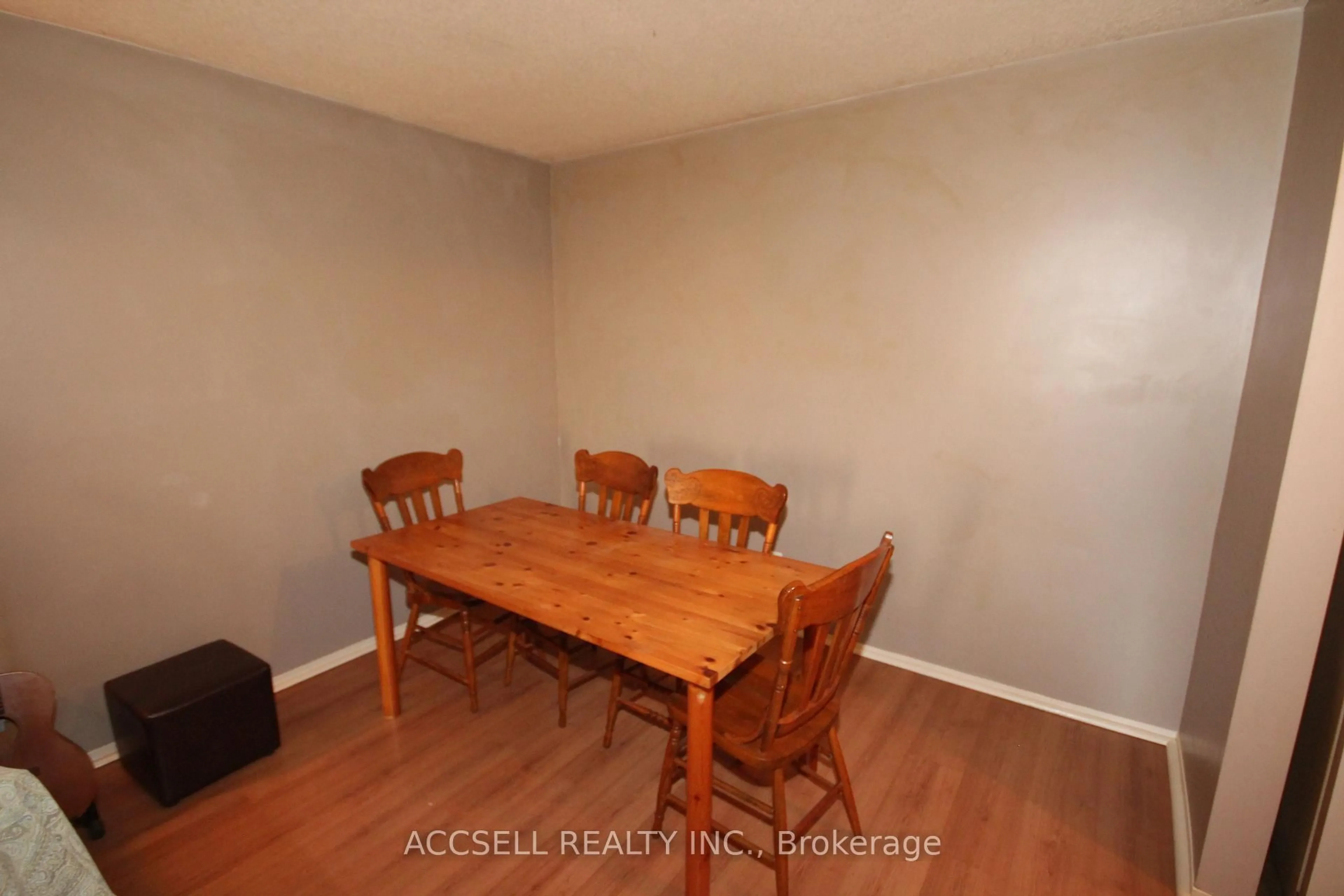 Unknown for 731 Deveron Cres #111, London South Ontario N5Z 4X6