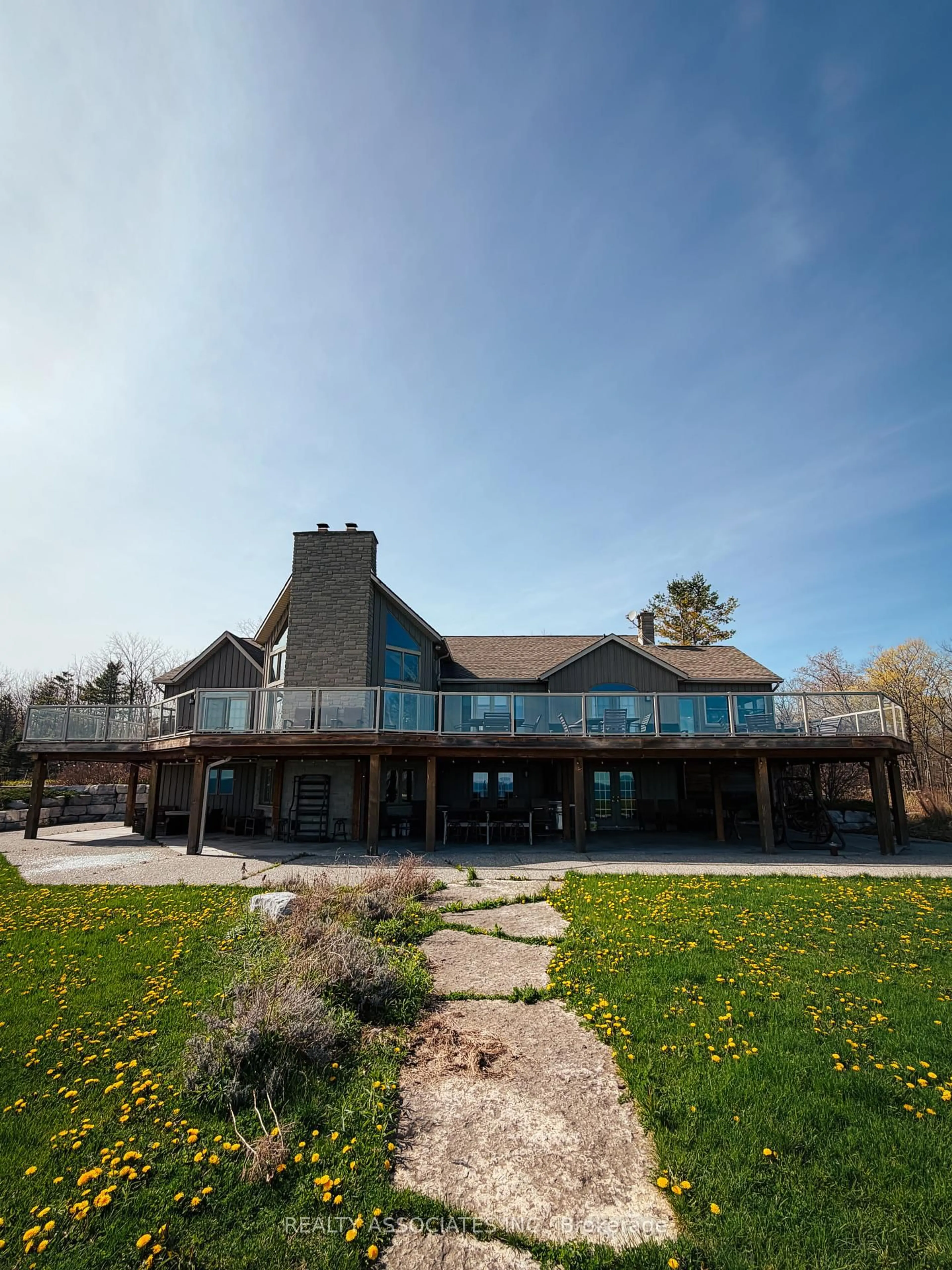 Unknown for 2720 Front Rd, Norfolk Ontario N0E 1W0