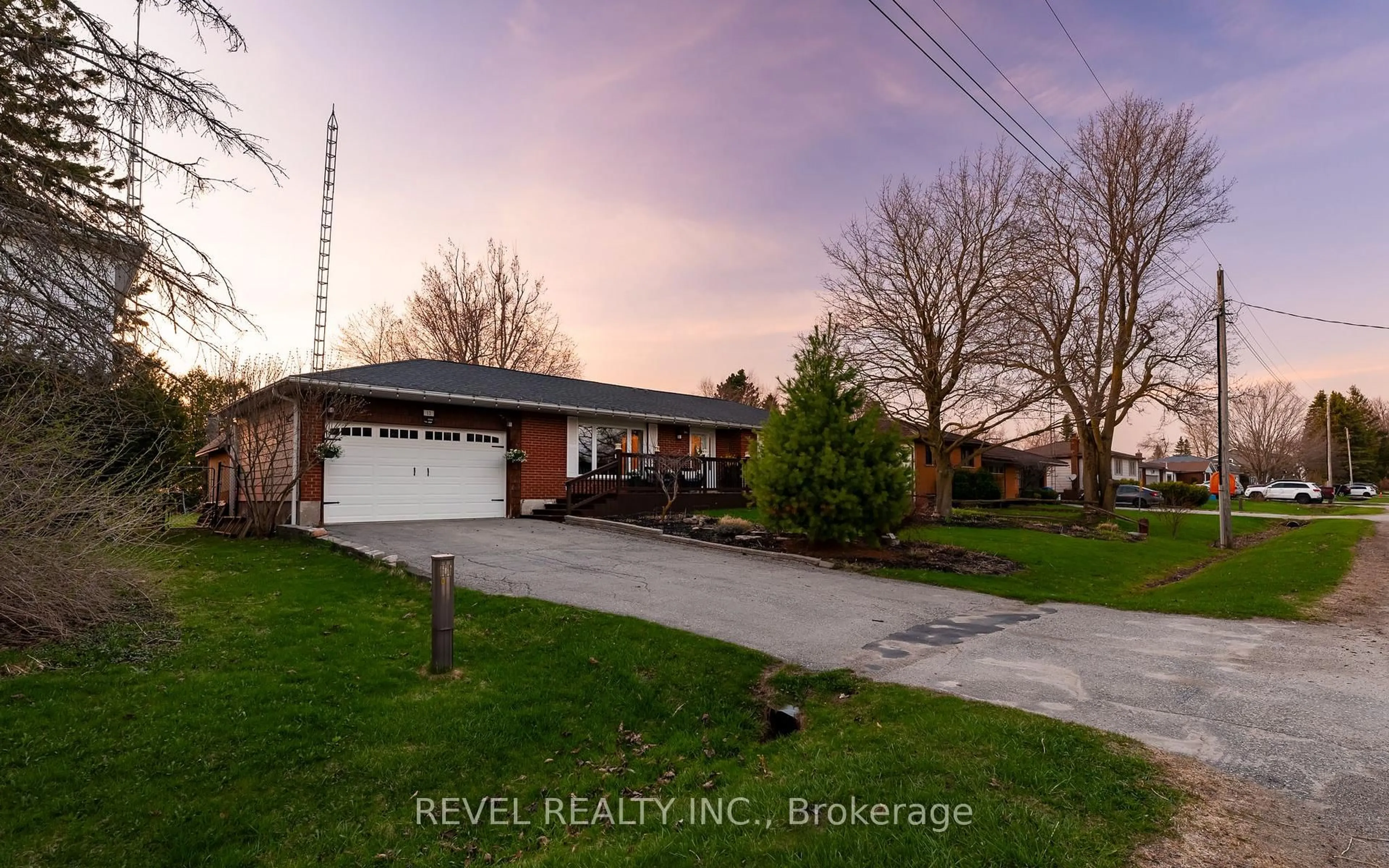 A pic from outside/outdoor area/front of a property/back of a property/a pic from drone, street for 12 Victoria Blvd, East Garafraxa Ontario L9W 7L6