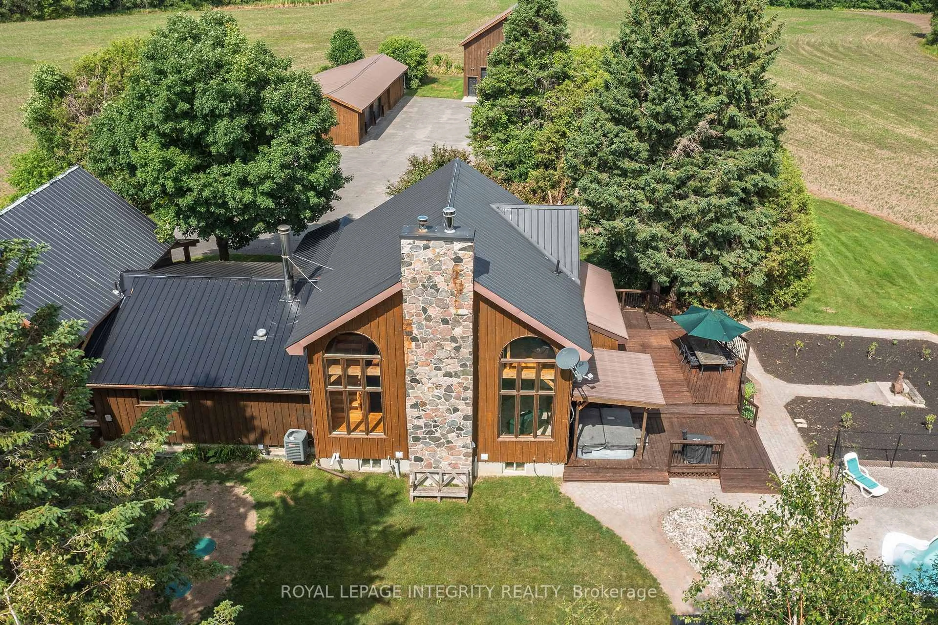 A pic from outside/outdoor area/front of a property/back of a property/a pic from drone, unknown for 2365 Ashton Station Rd, Ashton Ontario K0A 1B0