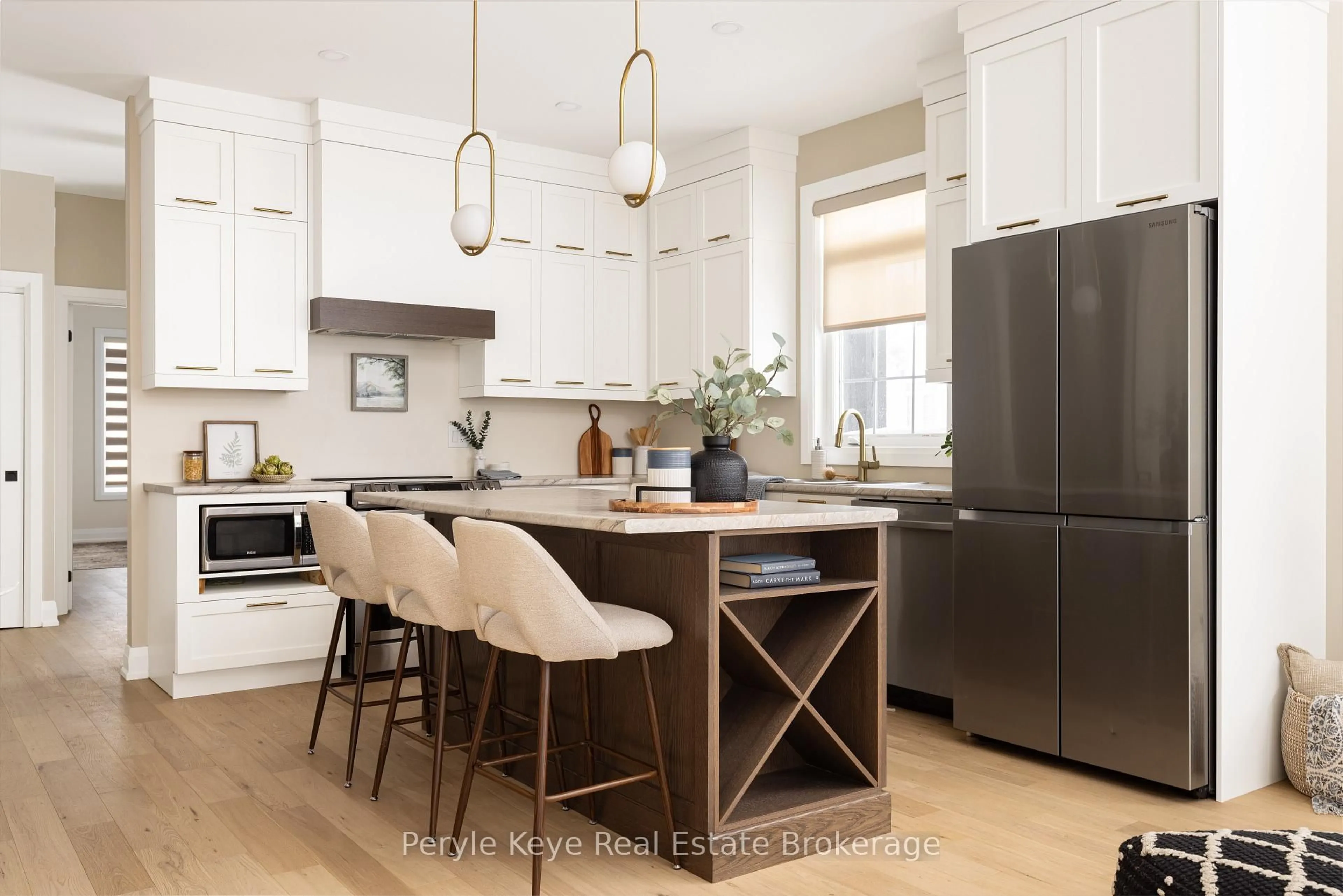 Open concept kitchen, unknown for 2 Leeds Crt, Bracebridge Ontario P1L 0B7