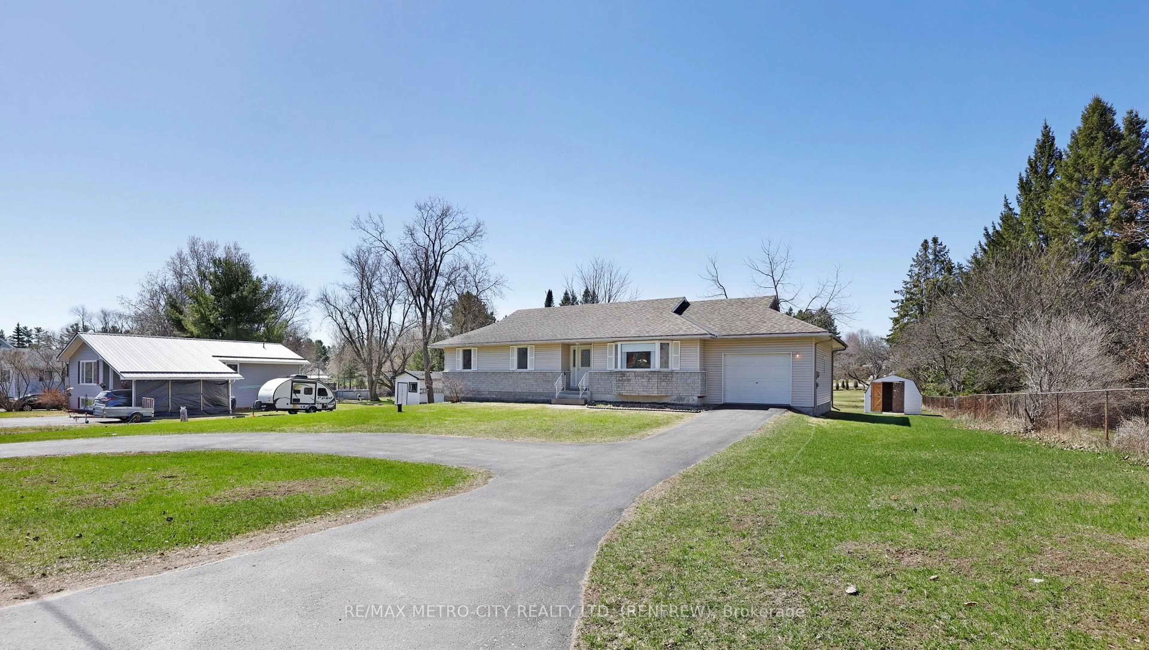 A pic from outside/outdoor area/front of a property/back of a property/a pic from drone, street for 3805 Burnstown Rd, Renfrew Ontario K7V 3Z4