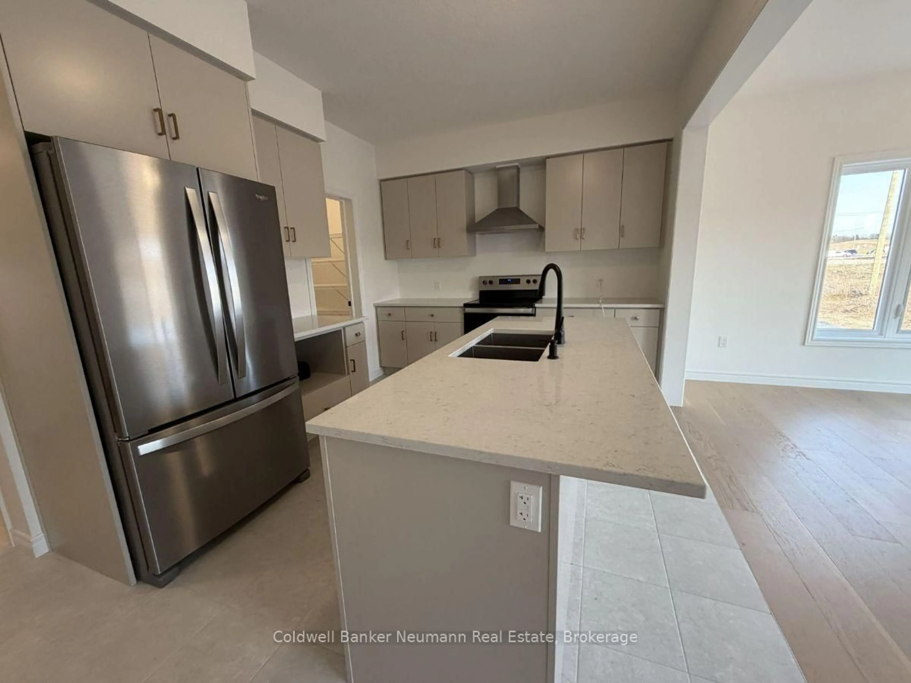 Open concept kitchen, unknown for 12 Cadence Common, Cambridge Ontario N3C 1A5