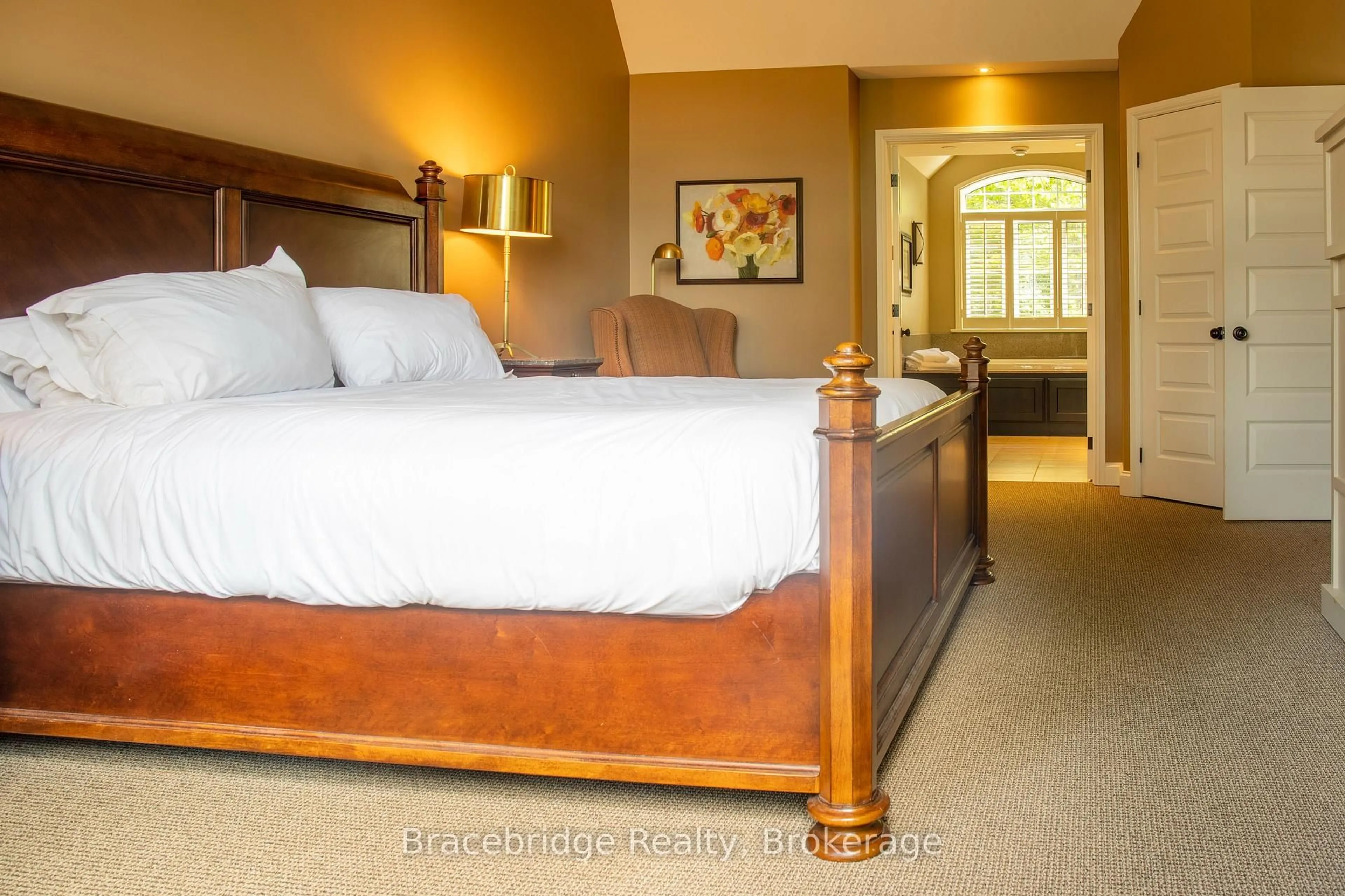 Bedroom with bed, unknown for 3876 Muskoka Rd 118 Highway #Sandfield 9 W2/W3, Muskoka Lakes Ontario P0B 1J0