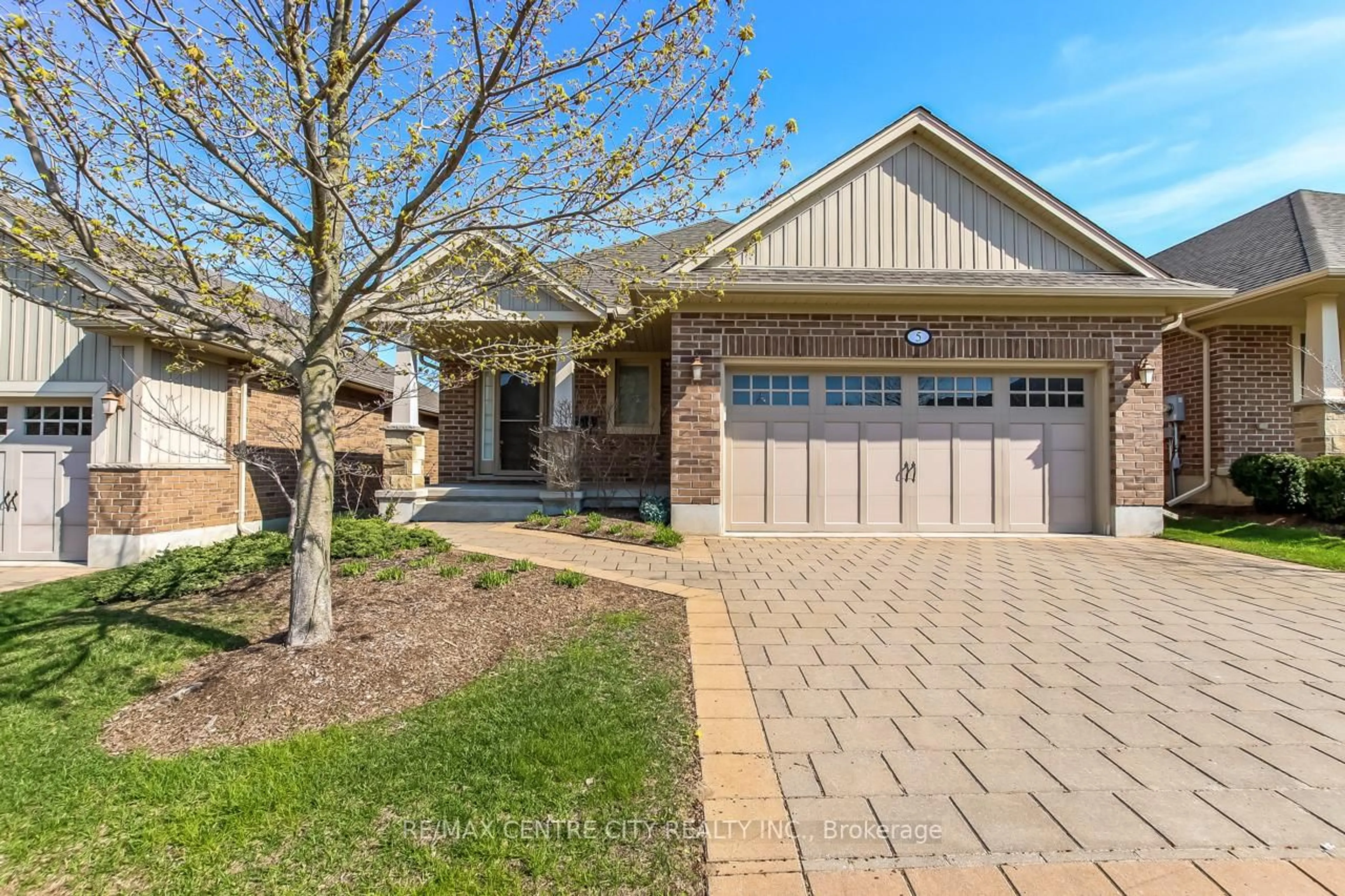 Home with brick exterior material, street for 120 Southgate Pkwy #5, St. Thomas Ontario N5R 0C7