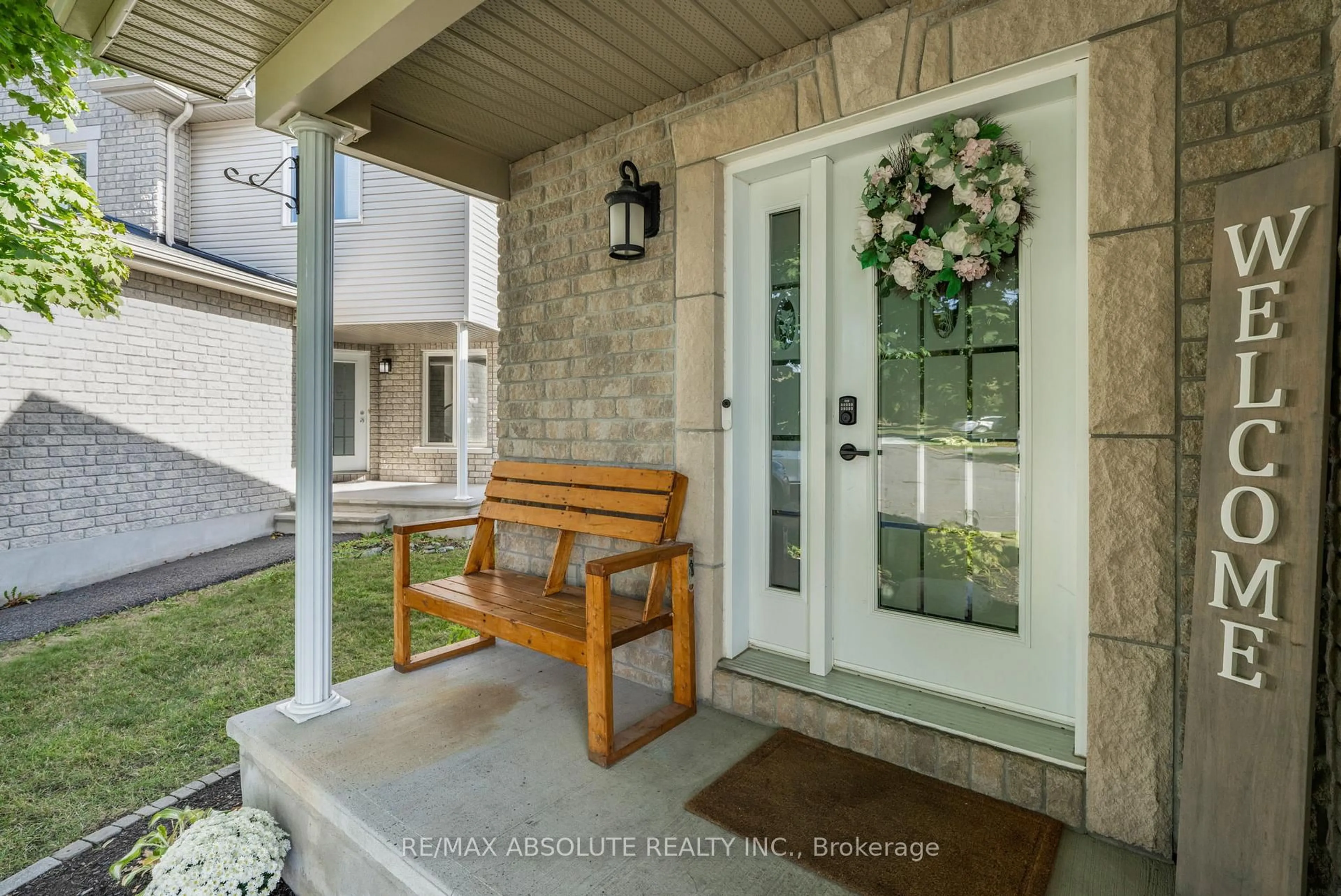 Indoor entryway for 229 Mica Cres, Clarence-Rockland Ontario K4K 0E3