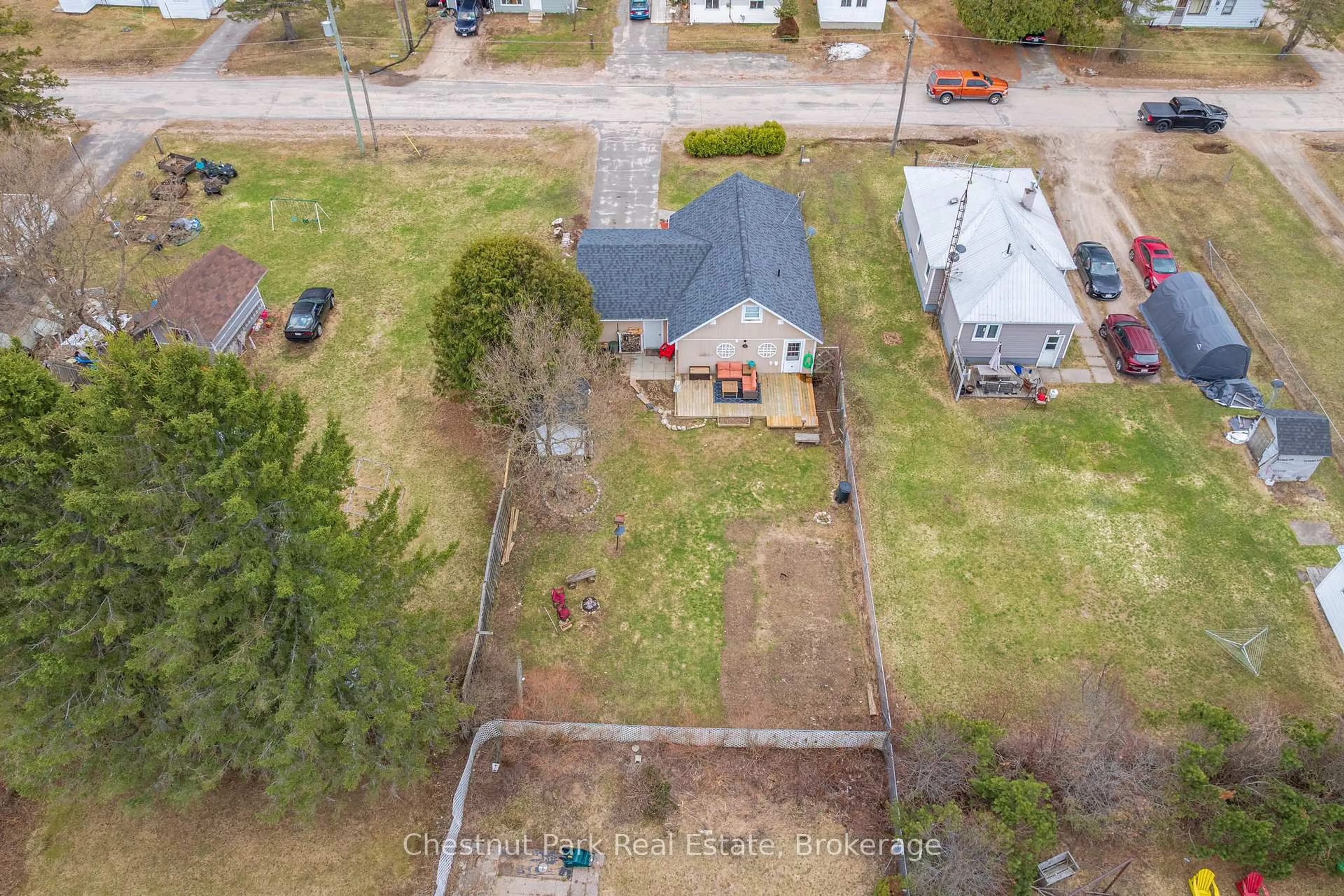 A pic from outside/outdoor area/front of a property/back of a property/a pic from drone, street for 62 Riverside Ave, South River Ontario P0A 1X0