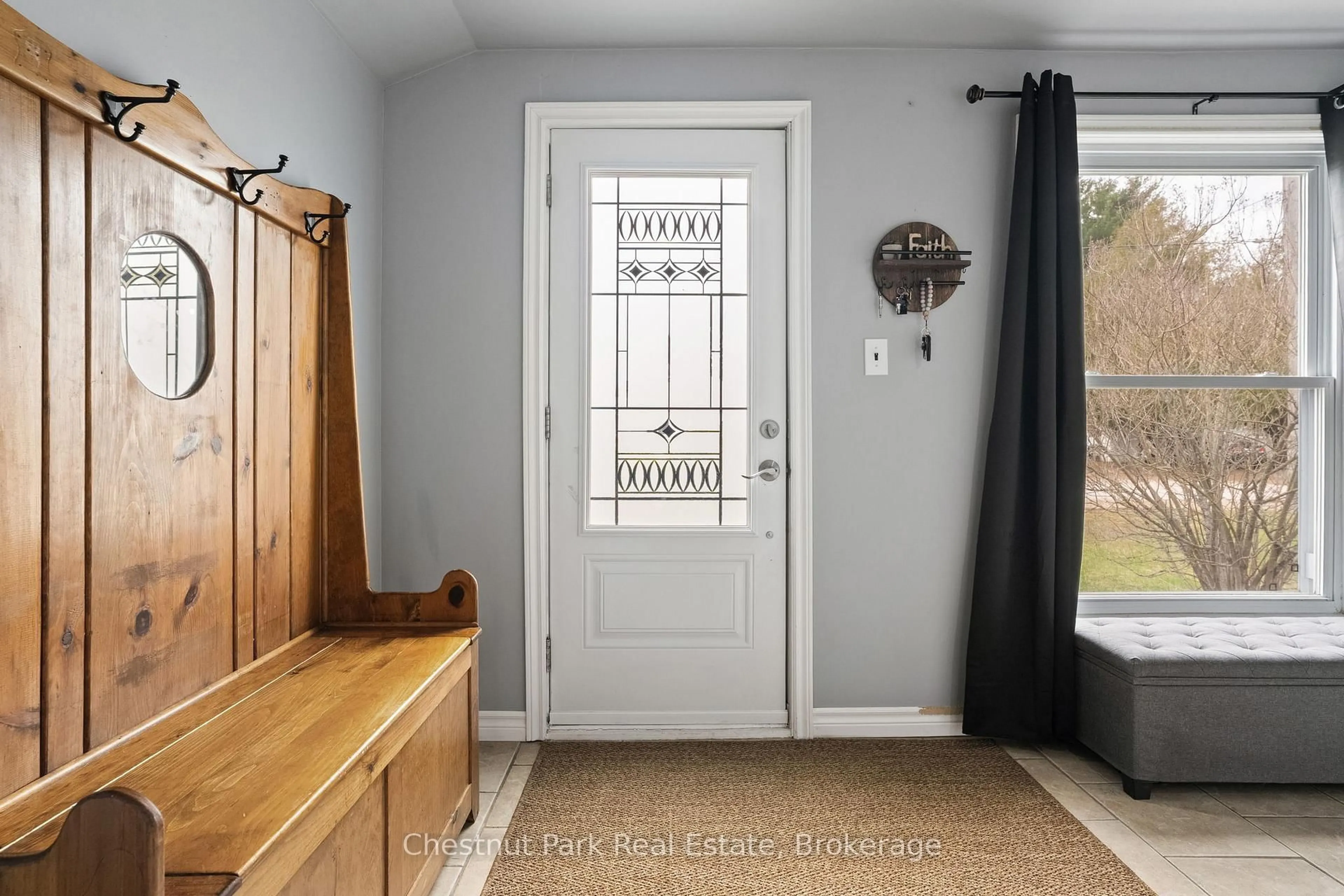 Indoor entryway for 62 Riverside Ave, South River Ontario P0A 1X0