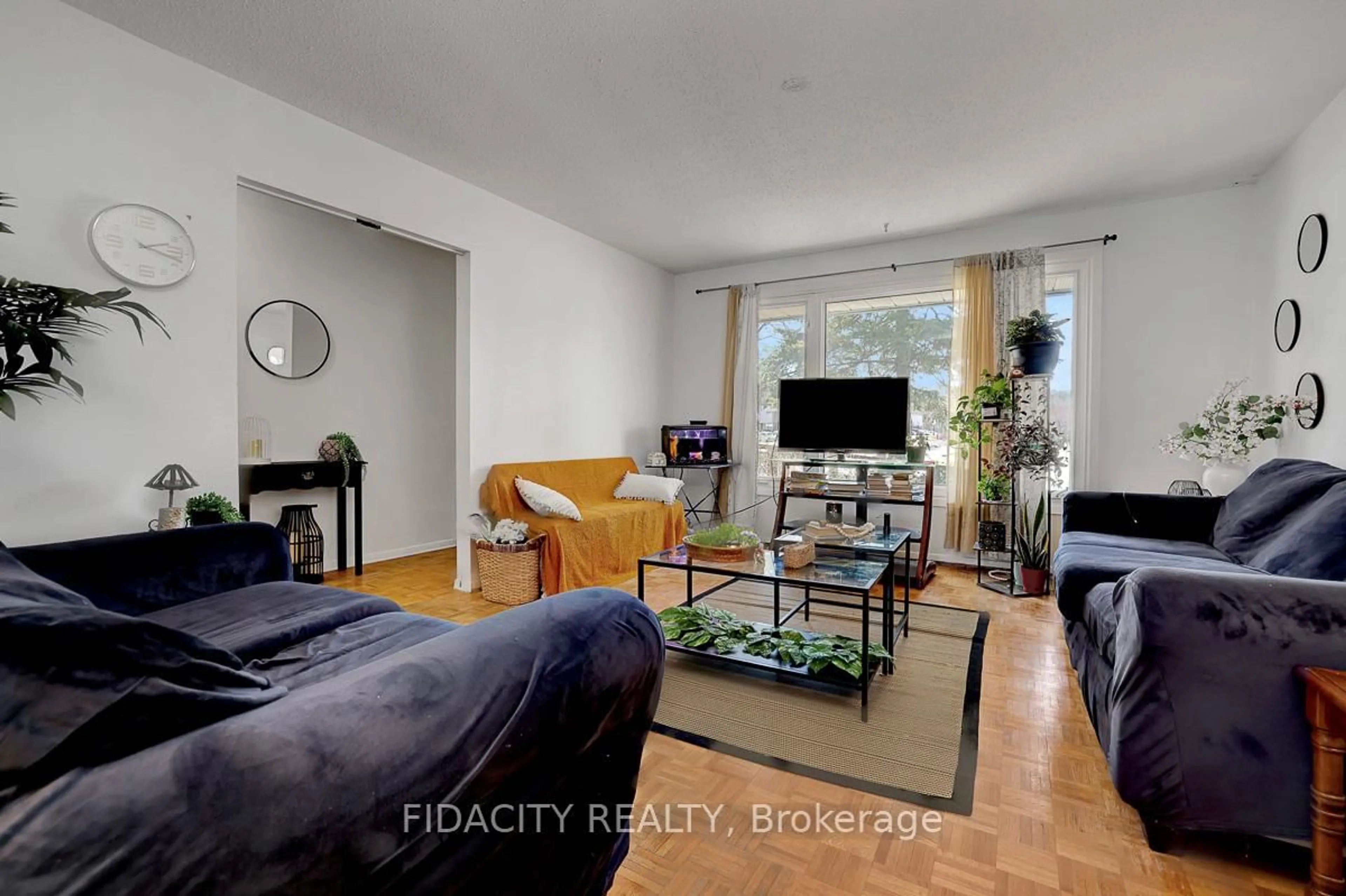 A pic of a room for 2336 Ogilvie Rd, Ottawa Ontario K1J 7N6