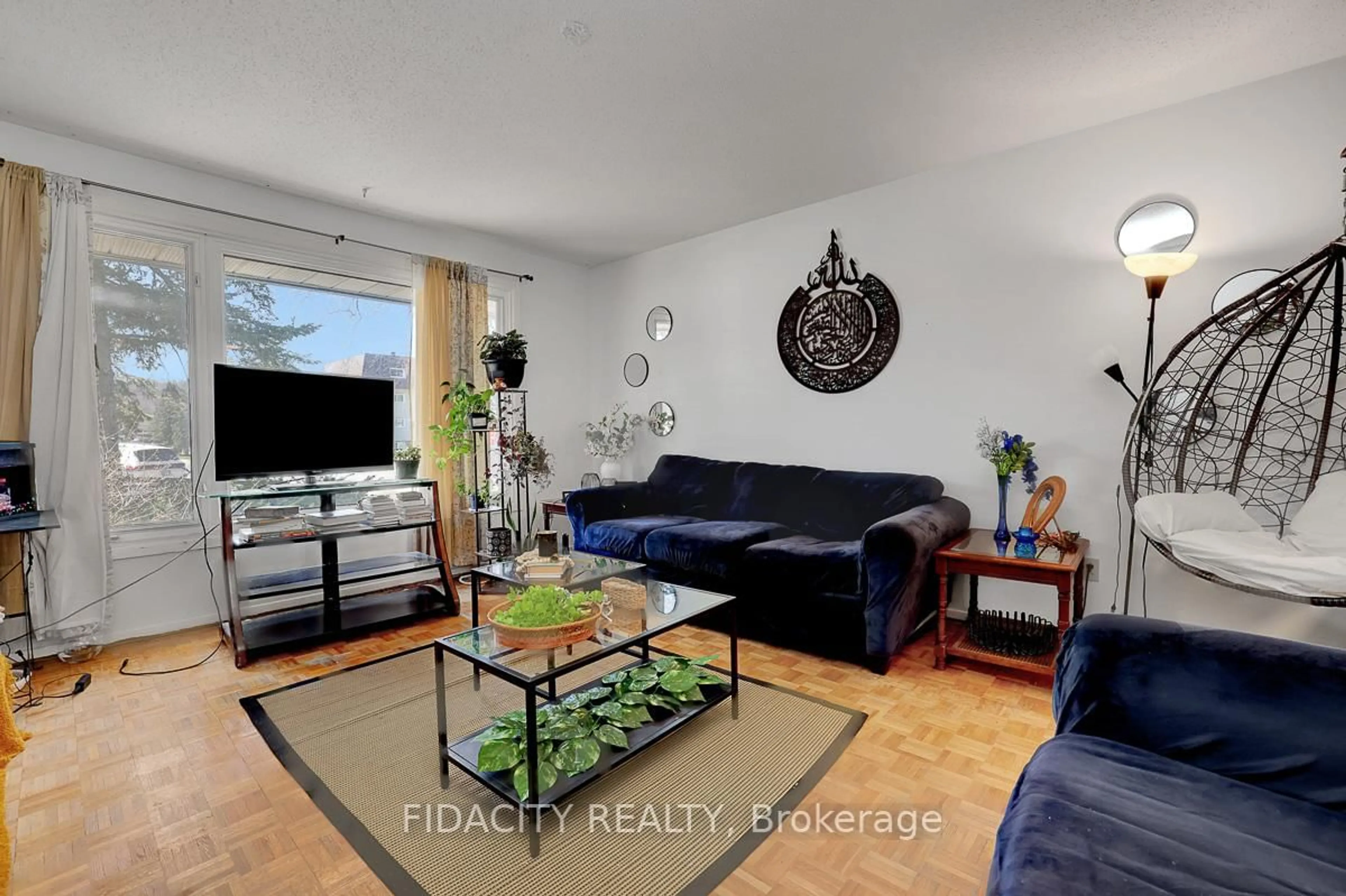 Living room with furniture, unknown for 2336 Ogilvie Rd, Ottawa Ontario K1J 7N6