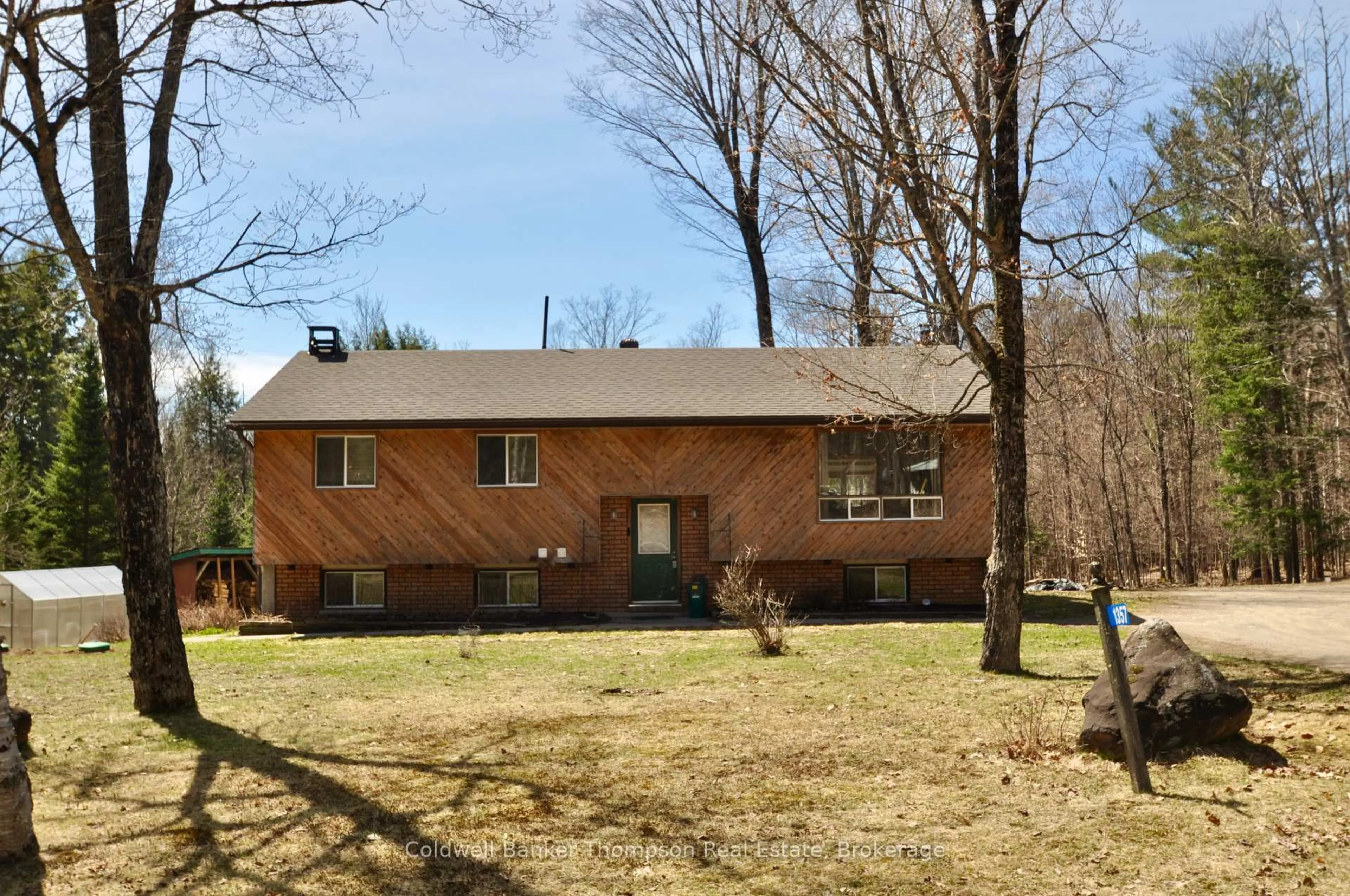 Unknown for 1357 Ravenscliffe Rd, Huntsville Ontario P1H 2N5