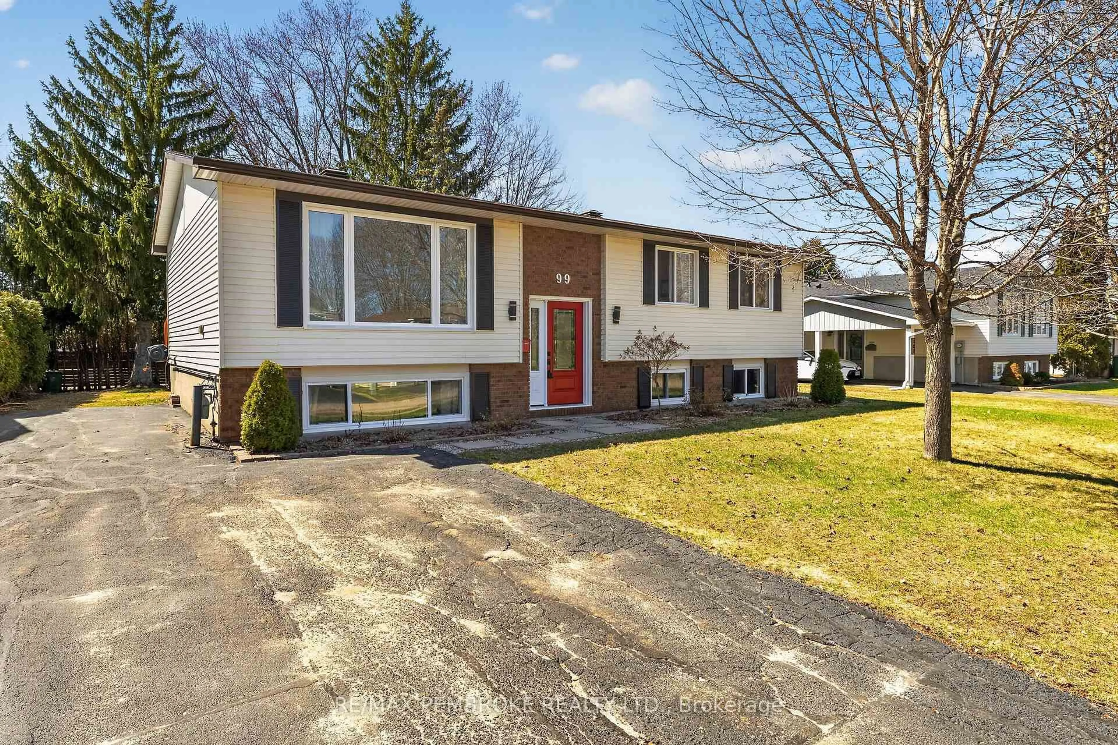 Home with vinyl exterior material, street for 99 NOIK Dr, Pembroke Ontario K8A 7Z4