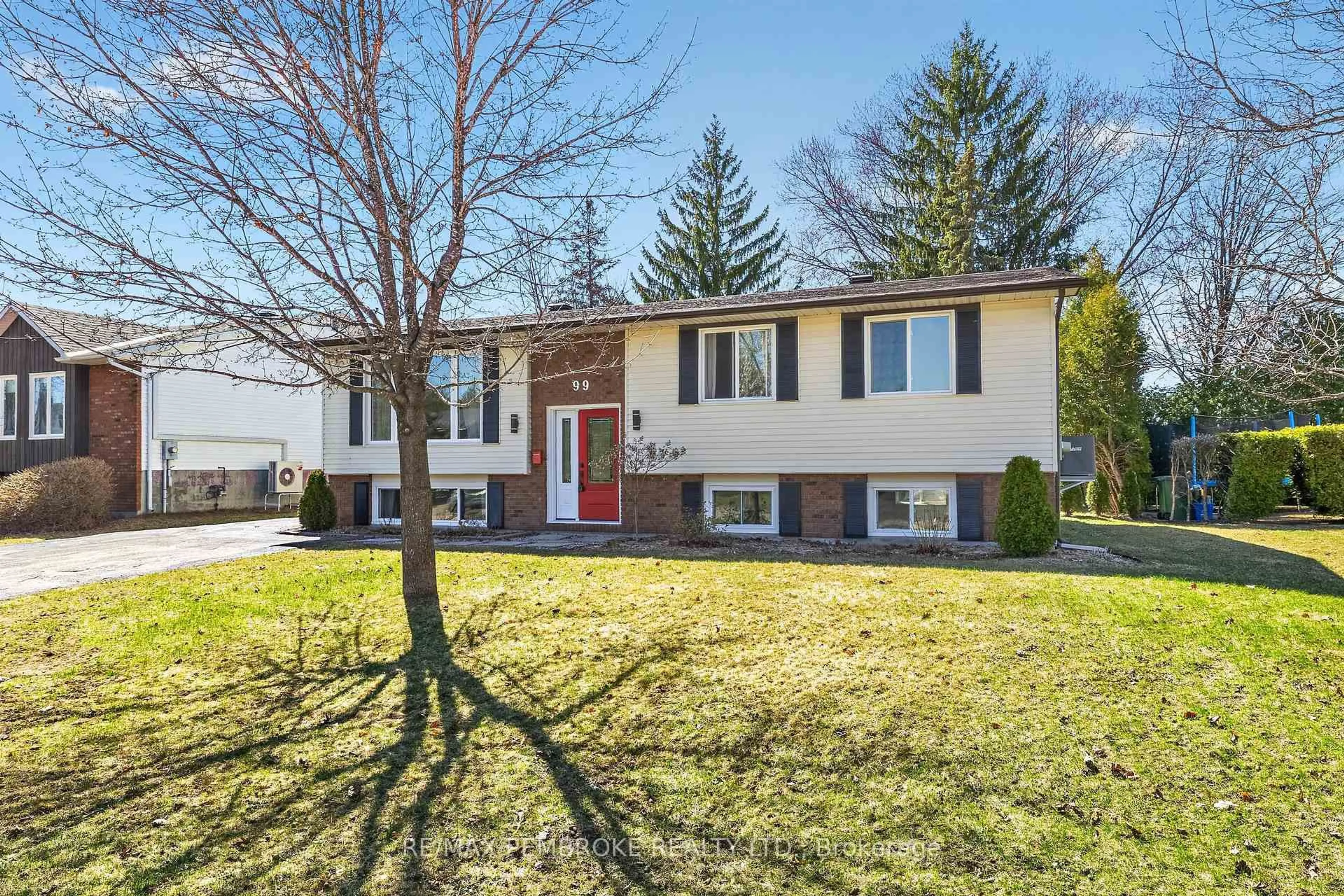 Home with vinyl exterior material, street for 99 NOIK Dr, Pembroke Ontario K8A 7Z4
